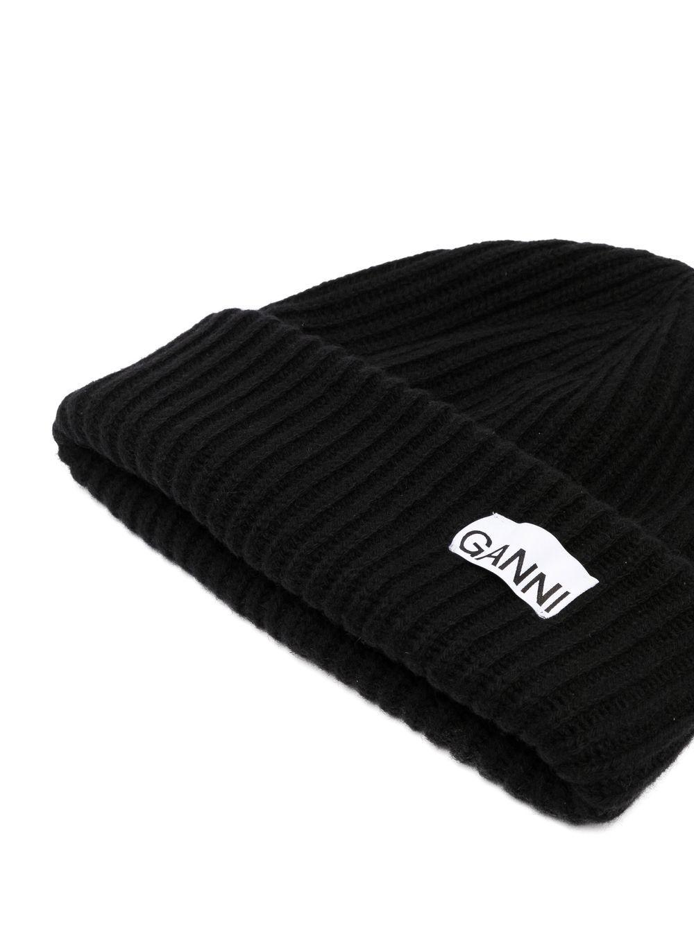 logo-patch ribbed-knit beanie Product Image