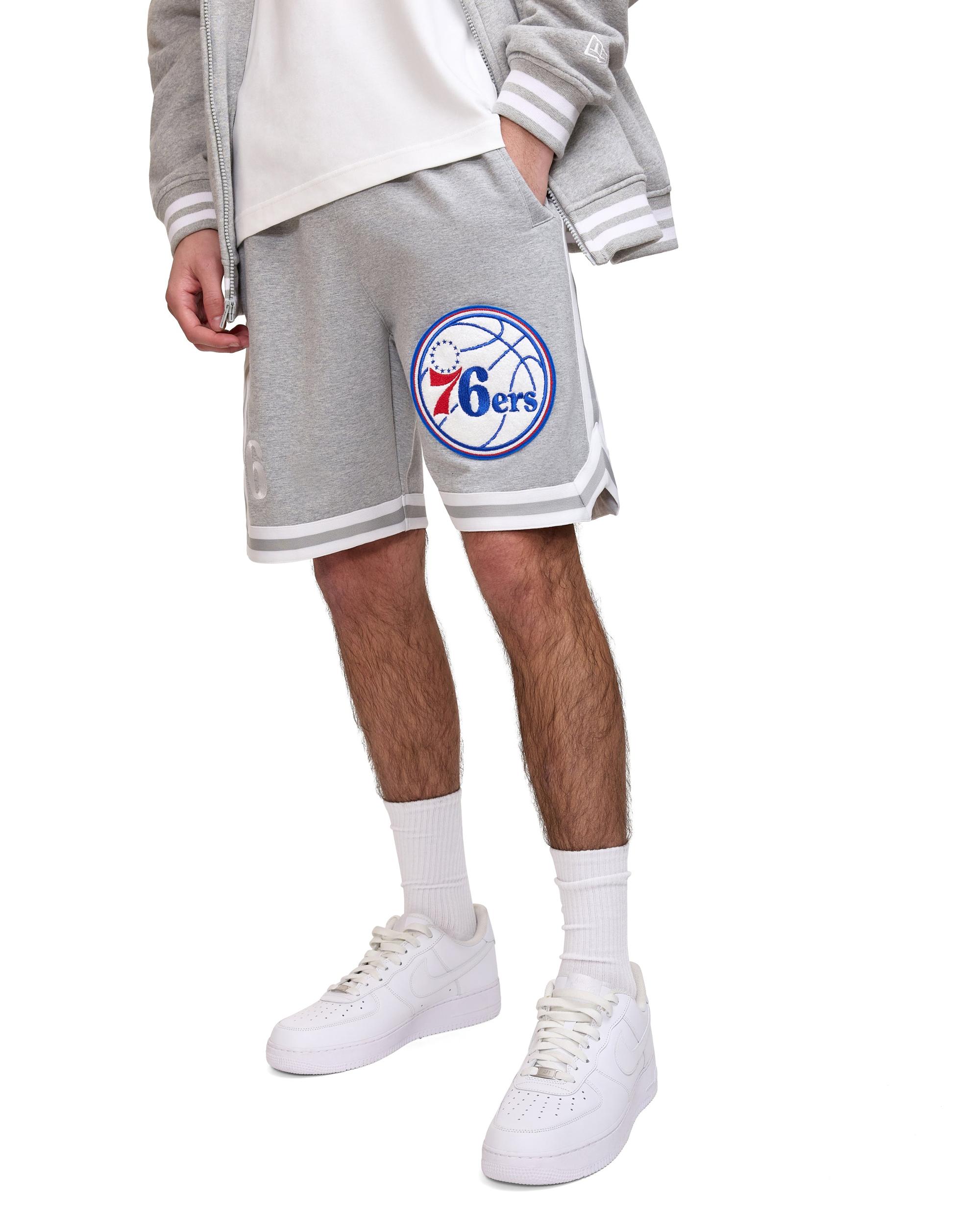 Chicago Bulls Gray Logo Select Shorts Male Product Image