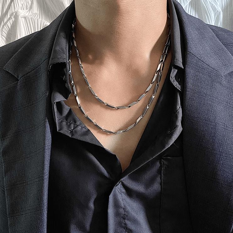 EVERYDAY SQUARE CHAIN NECKLACE Product Image