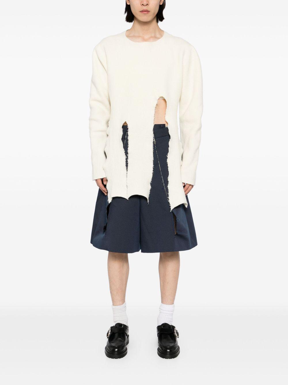 distressed tailored short Product Image