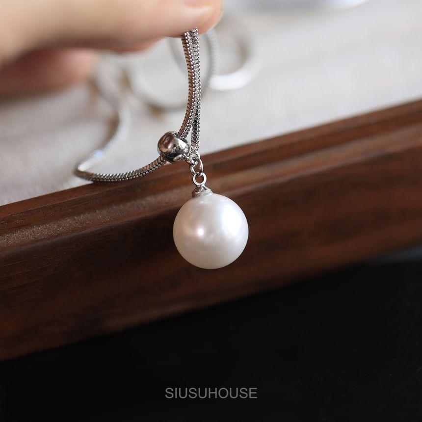 Faux Pearl Pendant Lariat Necklace Product Image