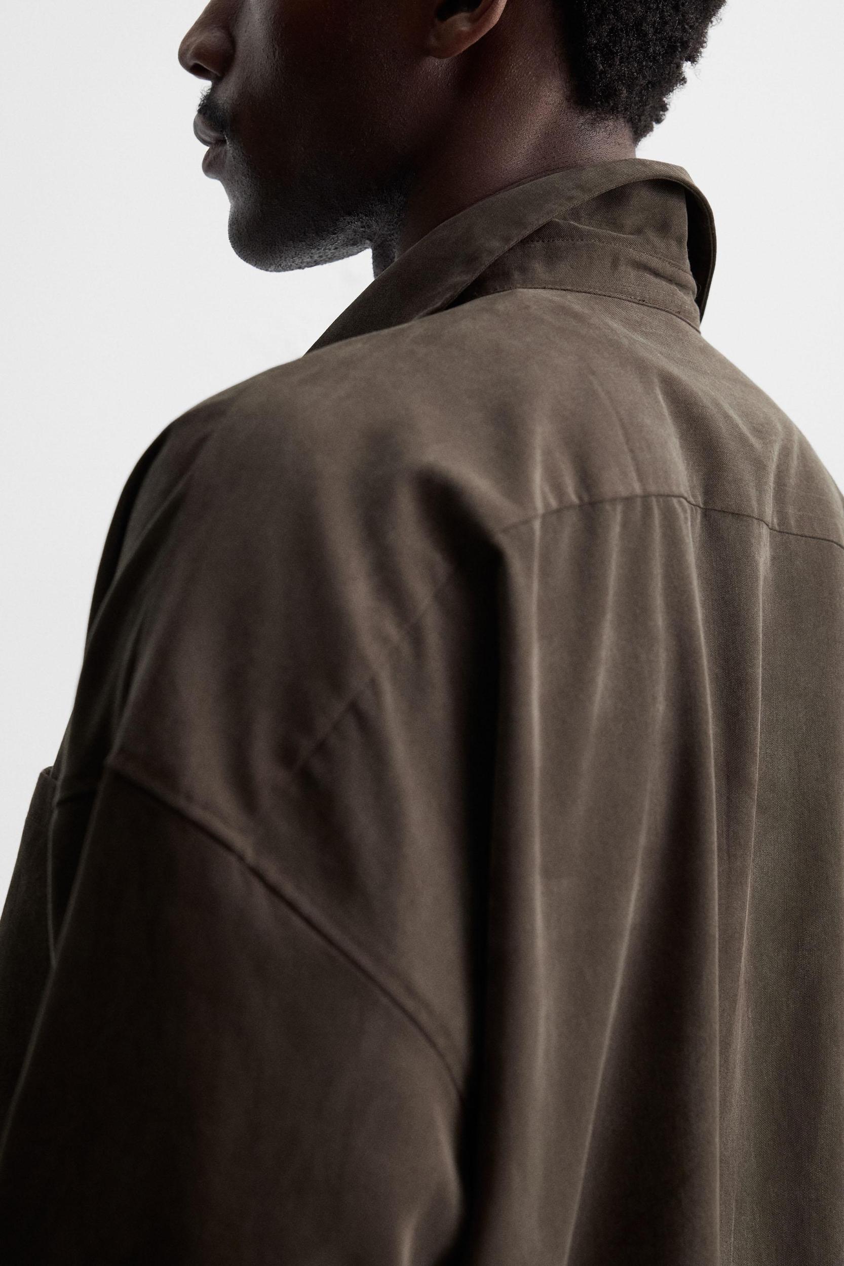 OVERSIZED FIT SHIRT Product Image