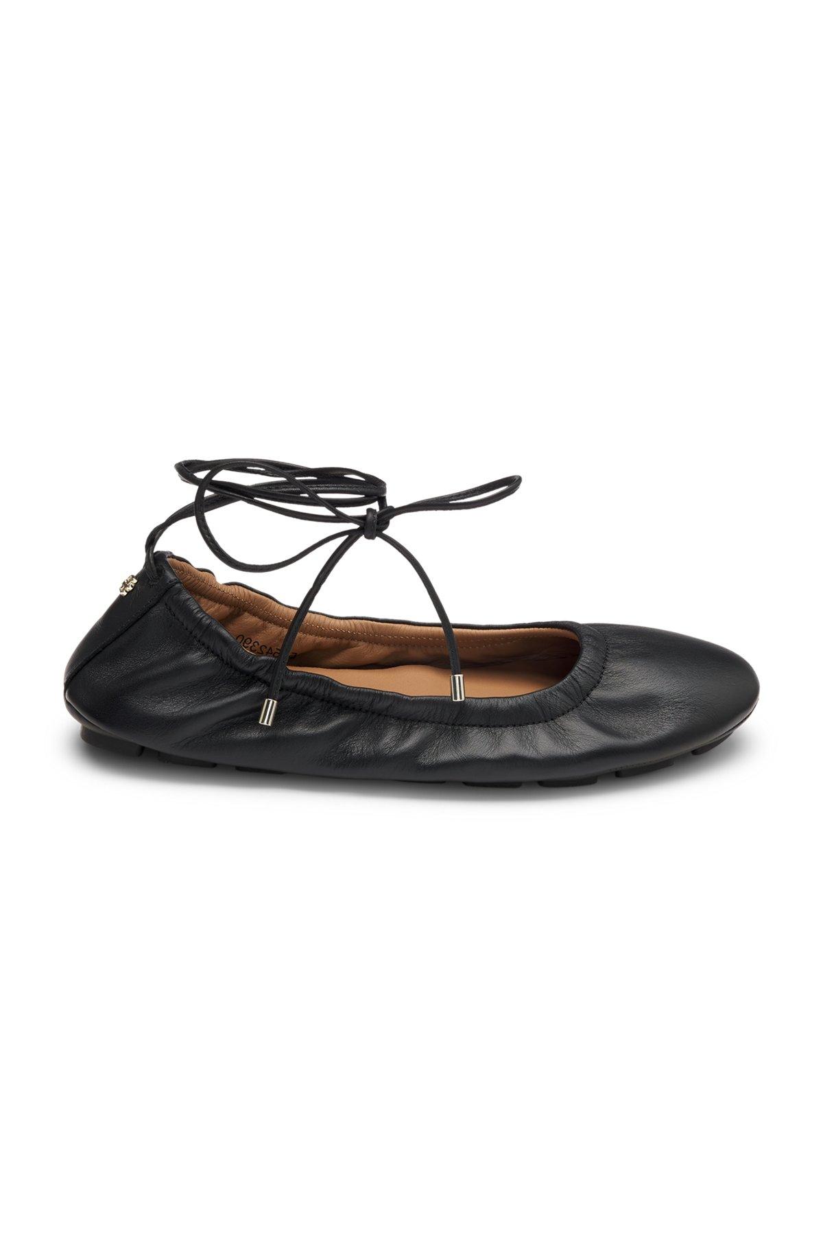 Nappa-leather ballerina pumps with Double B monogram Product Image