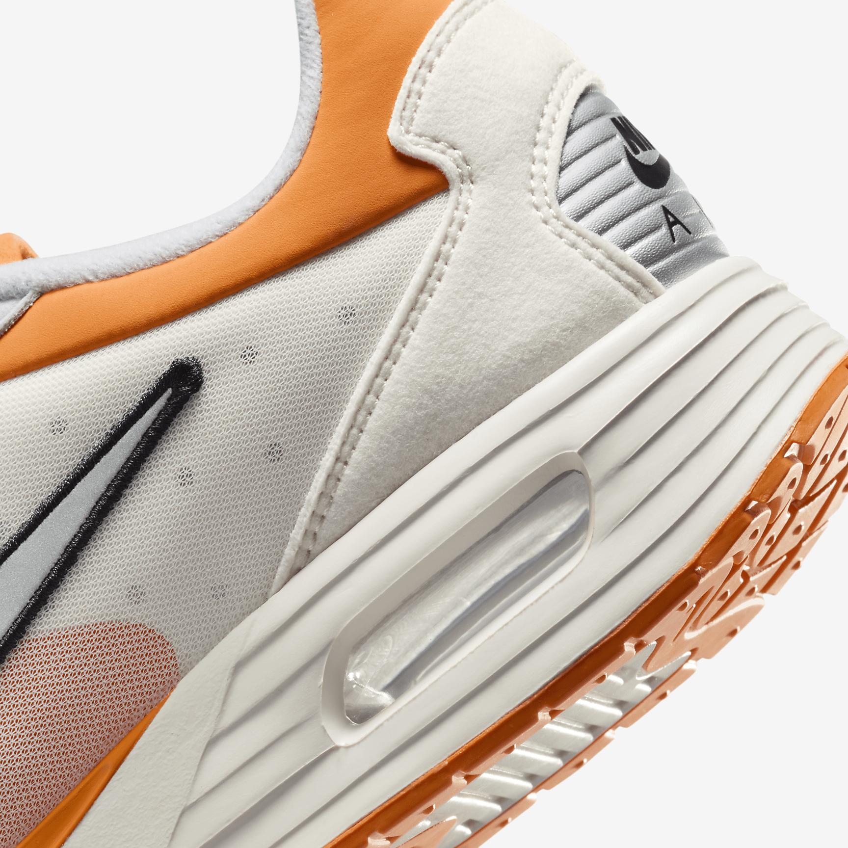 Tennessee Nike Air Max Solo Men's Shoes Product Image