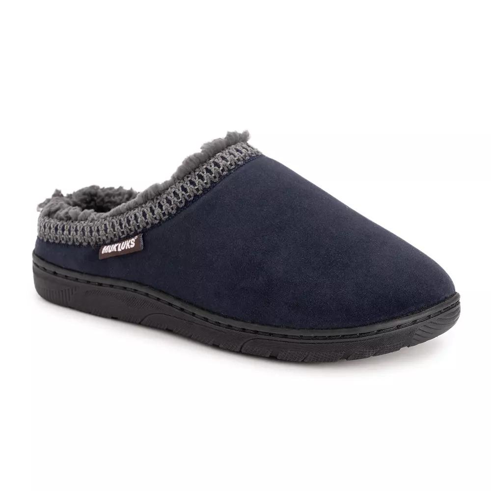 isotoner Rhys Men's Puffer Clog Slippers,  Product Image