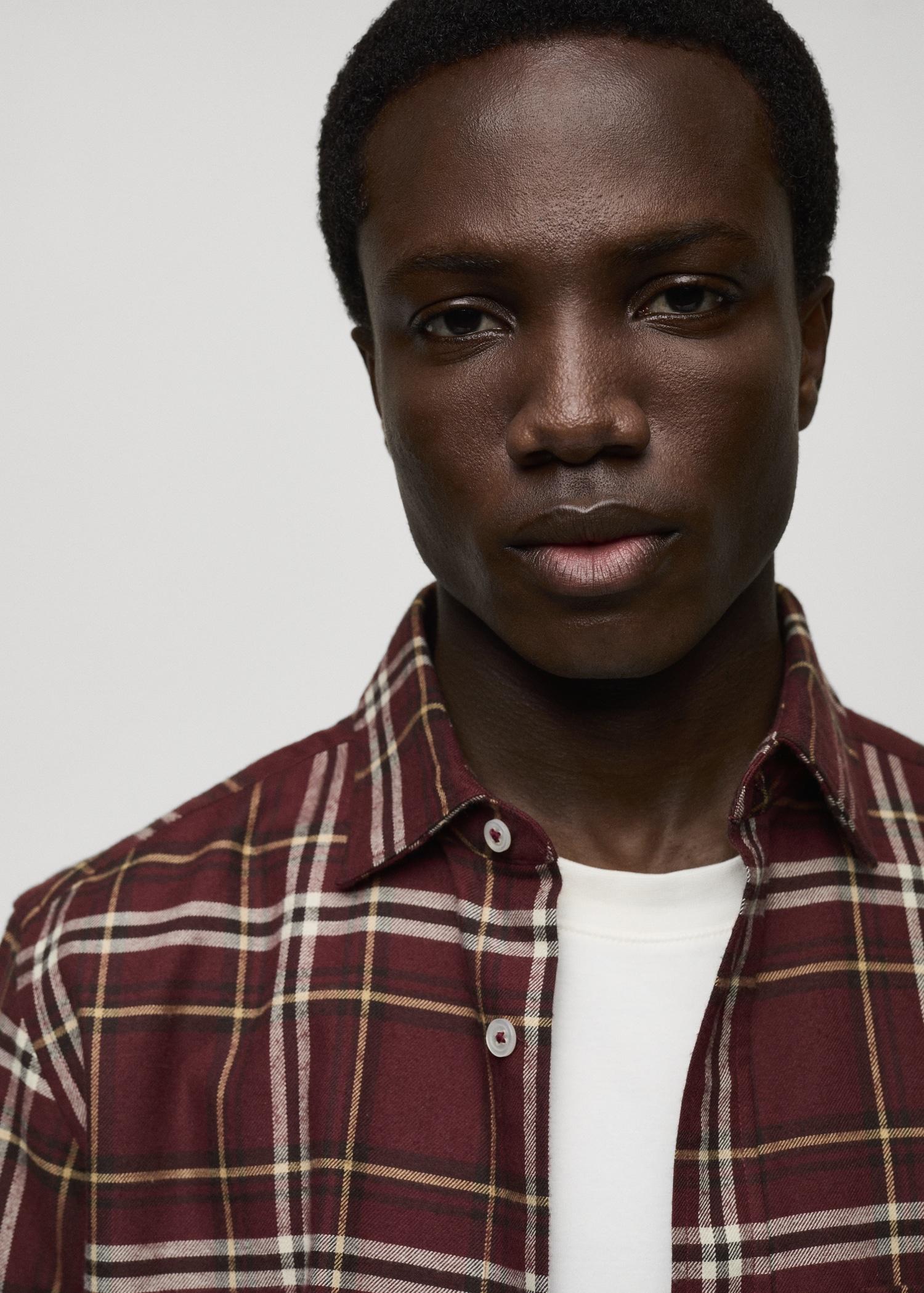 100% cotton flannel checkered shirt - Men | MANGO USA Product Image