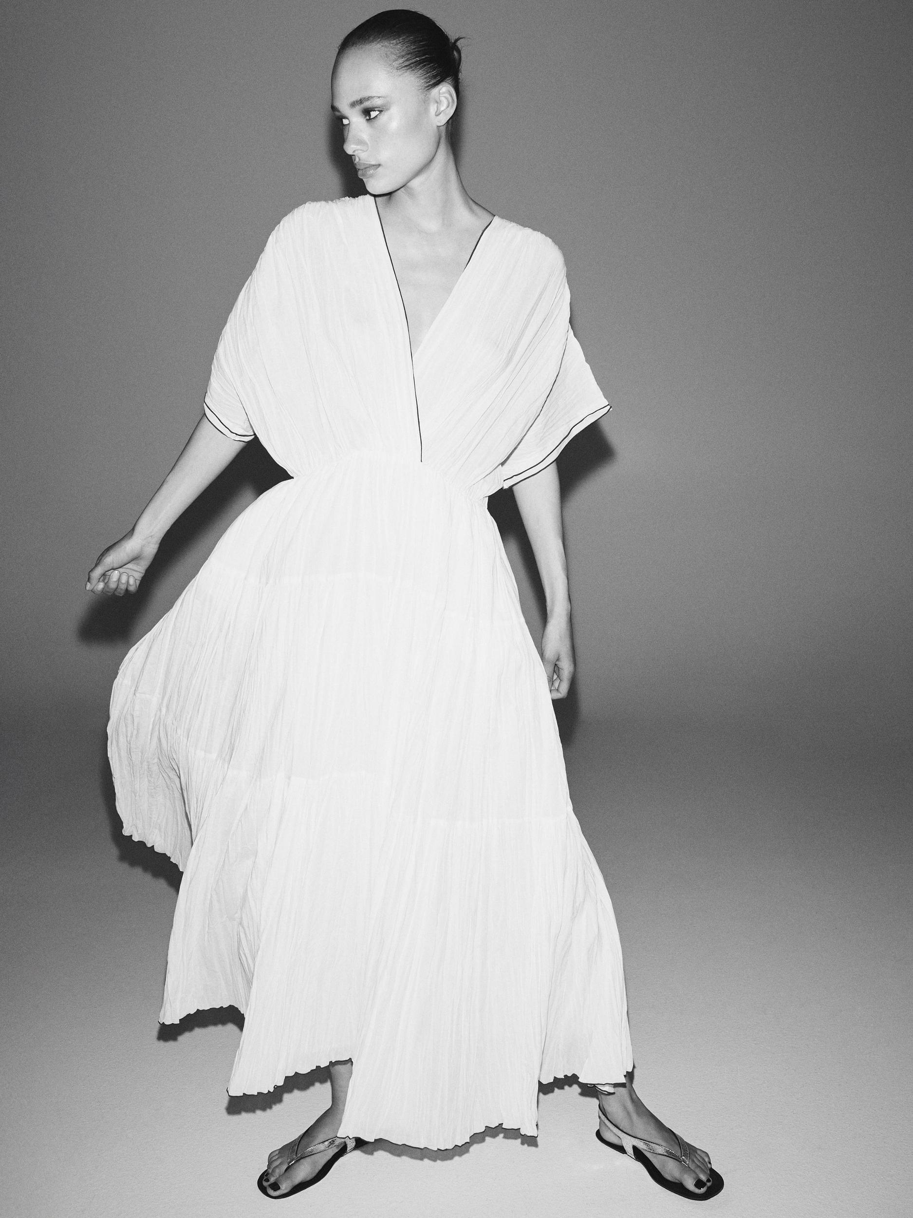 Contrast pleated long dress Product Image