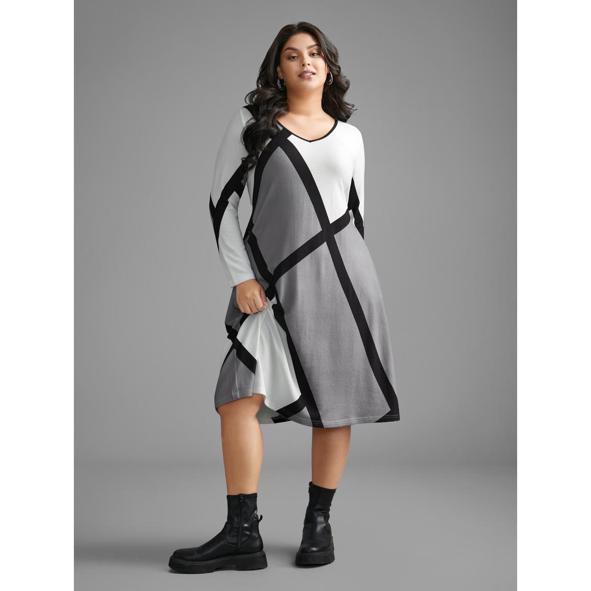 Plus Size V Neck Colorblock Contrast Pocket Dress Mediumgray Women Casual Contrast V-neck Long Sleeve Curvy BloomChic 10/M Product Image