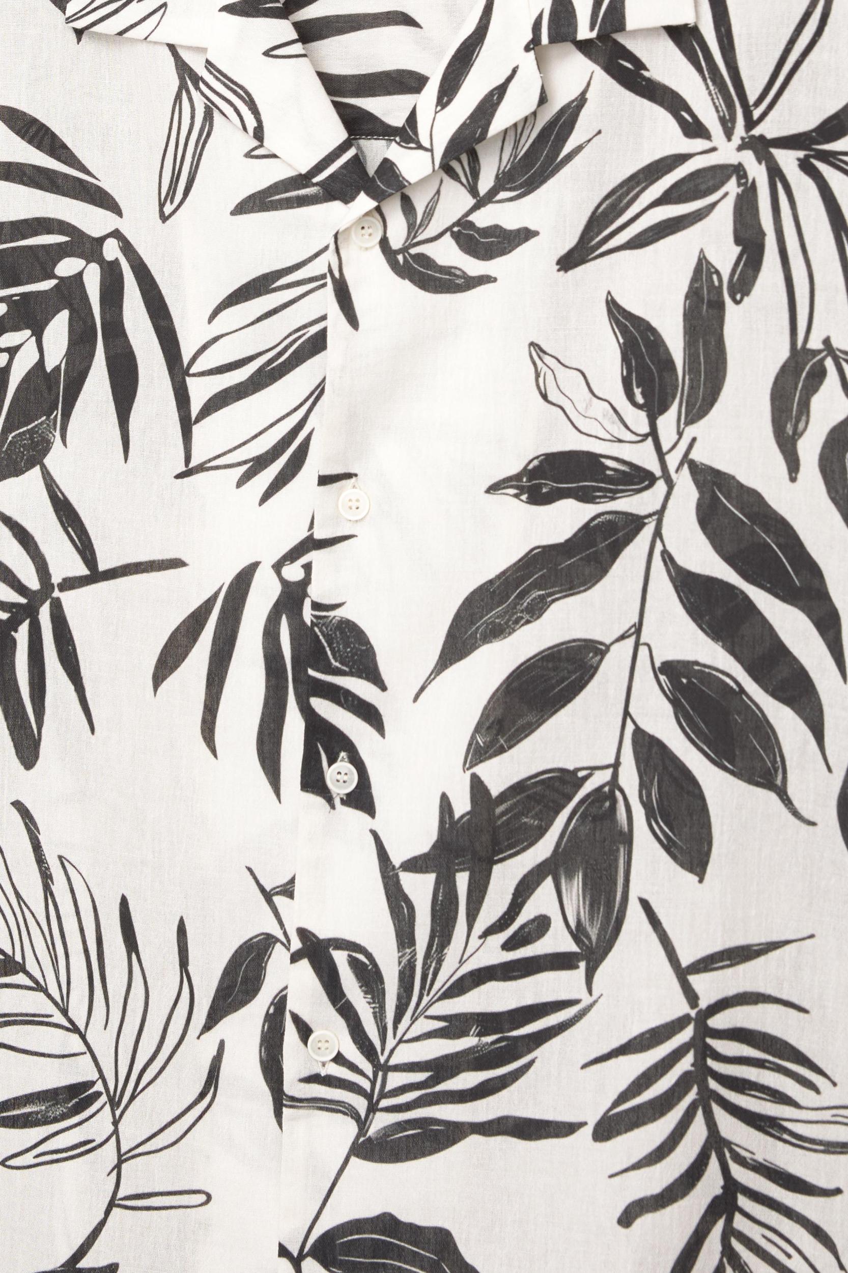 White short sleeve shirt with leaf print Product Image