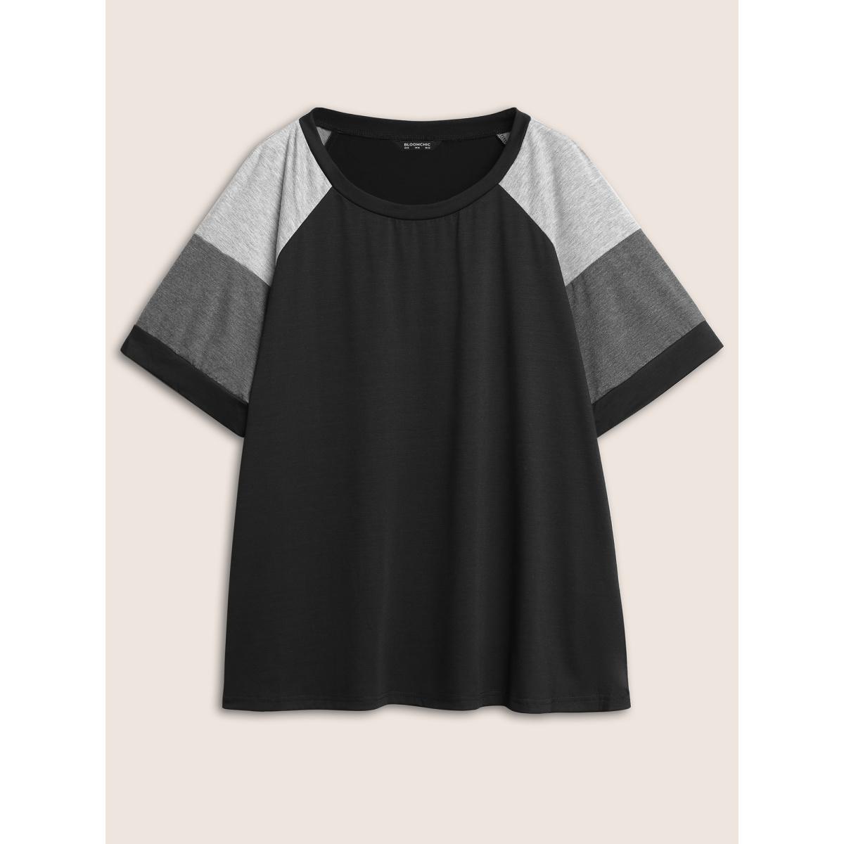 Plus Size Colorblock Contrast Crew Neck Raglan Sleeve T-shirt Black Women Casual Contrast Colorblock Everyday T-shirts BloomChic 28/5X Product Image
