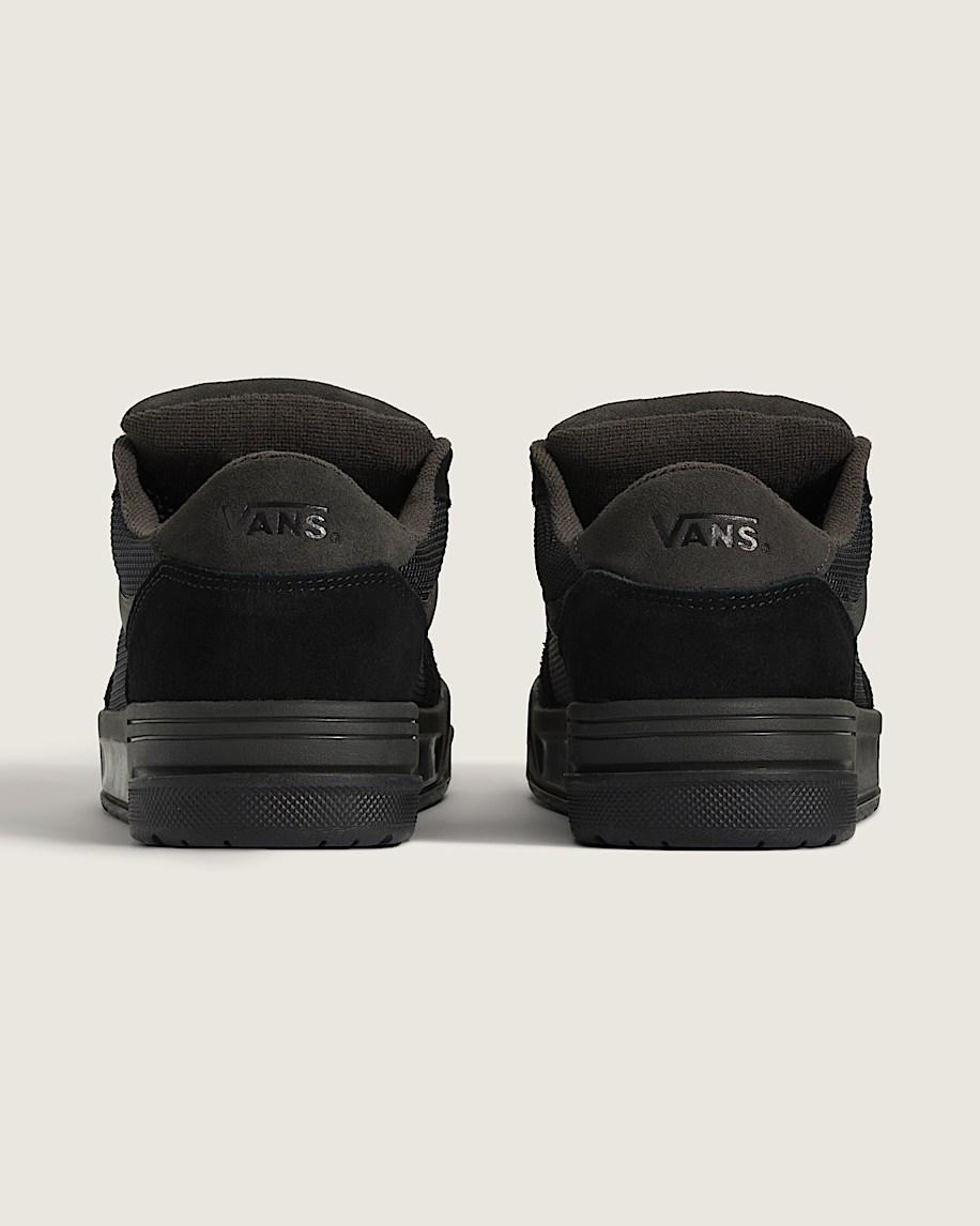 Hylane Shoe in Black| Vans US Product Image