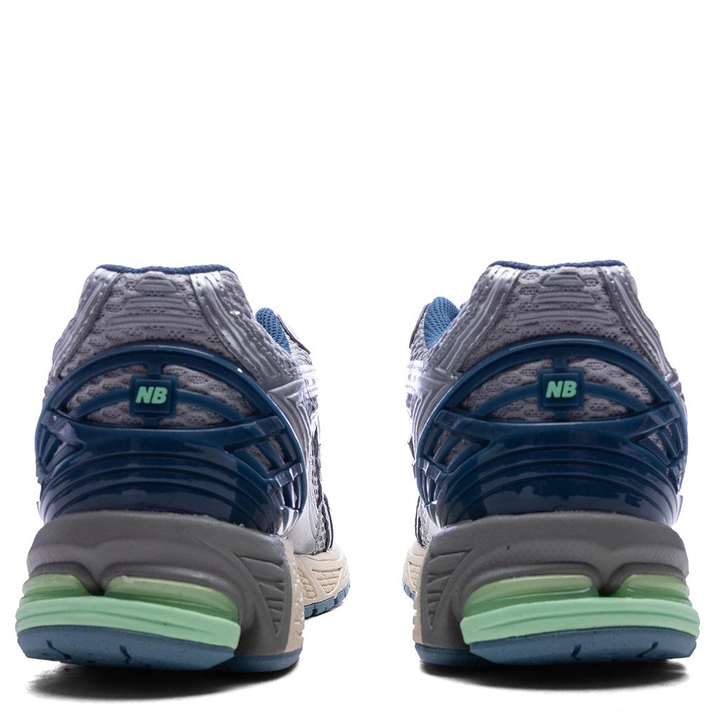 1906R - Silver Metallic/Still Water/Lab Green Male Product Image