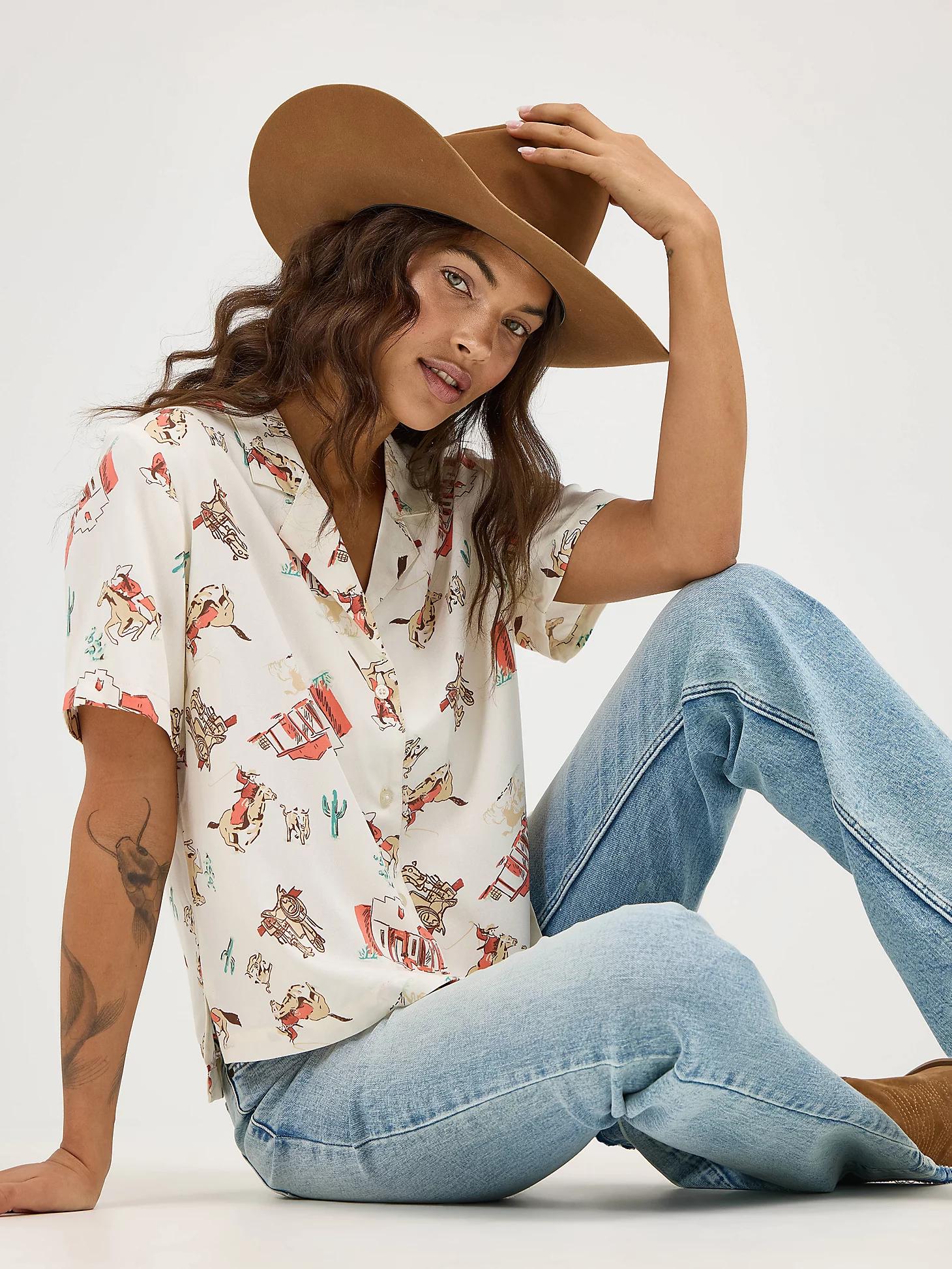 Women's Wrangler Retro® Cowgirl Camp Shirt in Scattered Town Product Image