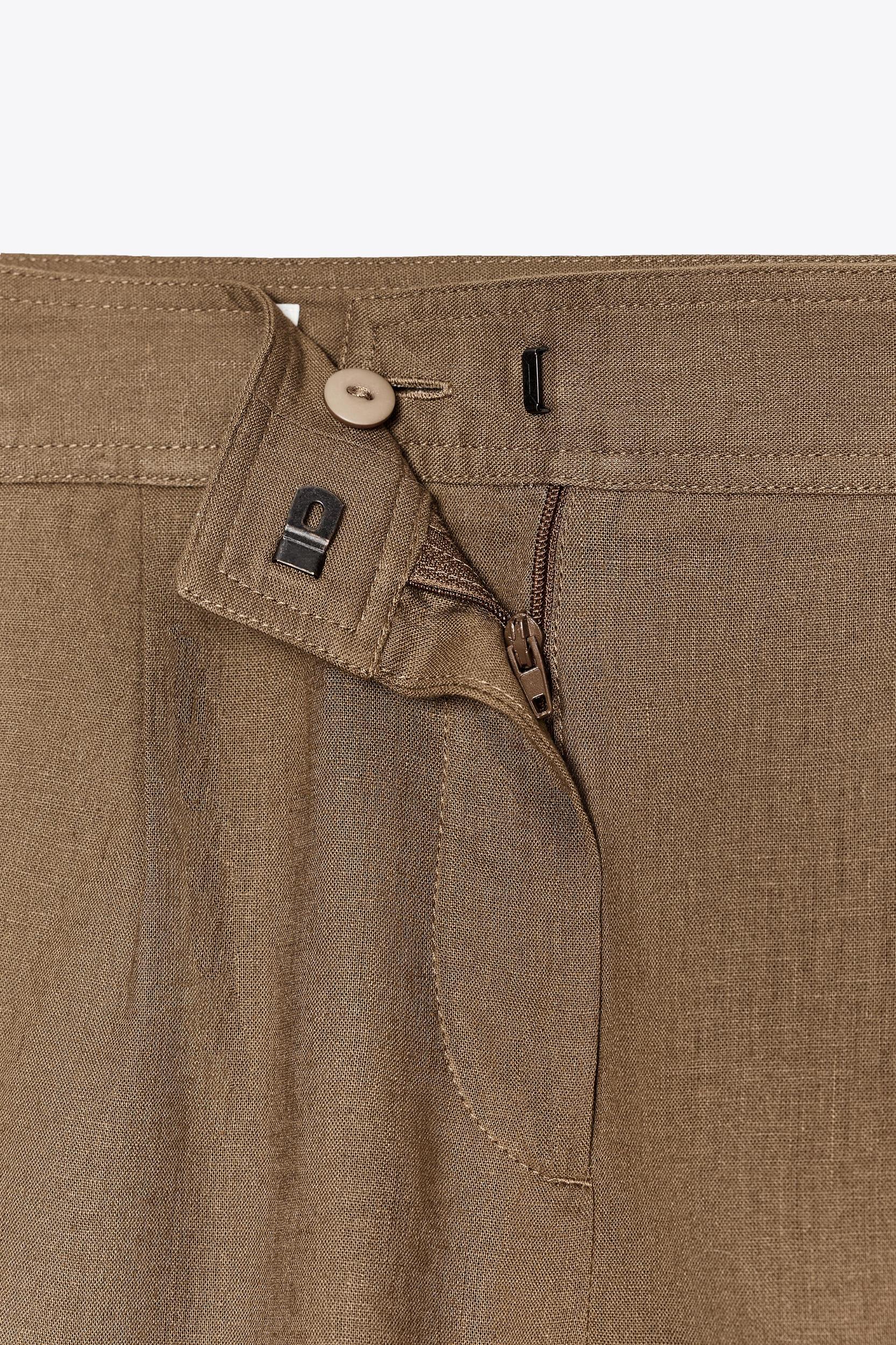 LINEN PLEATED SHORTS Product Image