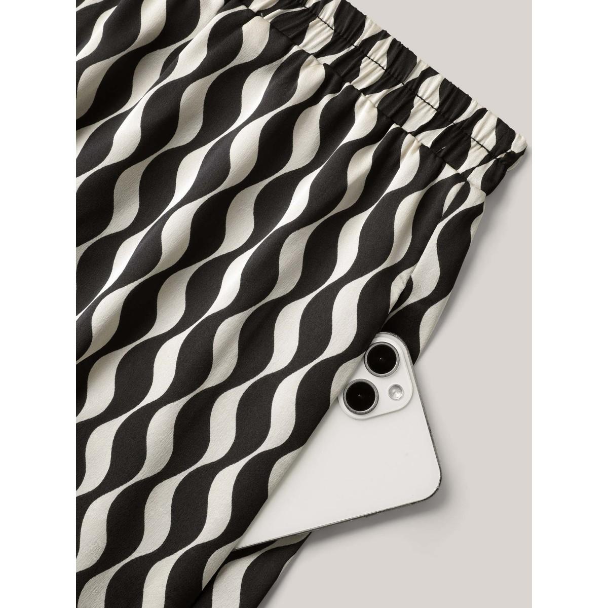 Plus Size Wavy Print Tied Slit Loungewear Set Women Black Tie knot Short sleeve Boat Neck Office Loungewear Sets BloomChic 14-16/1X Product Image