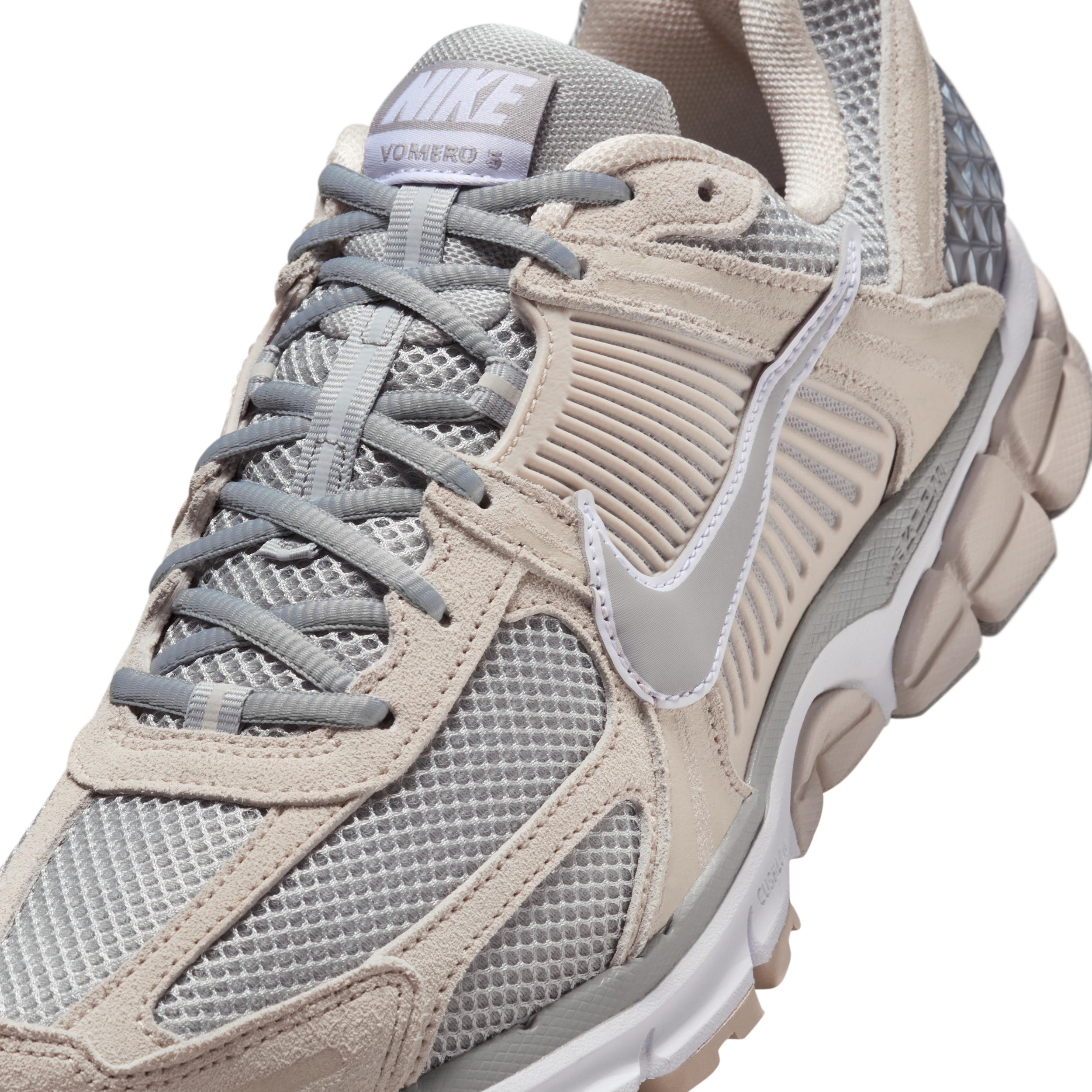 Nike Mens Zoom Vomero 5 Shoes | HF1553-101 Product Image