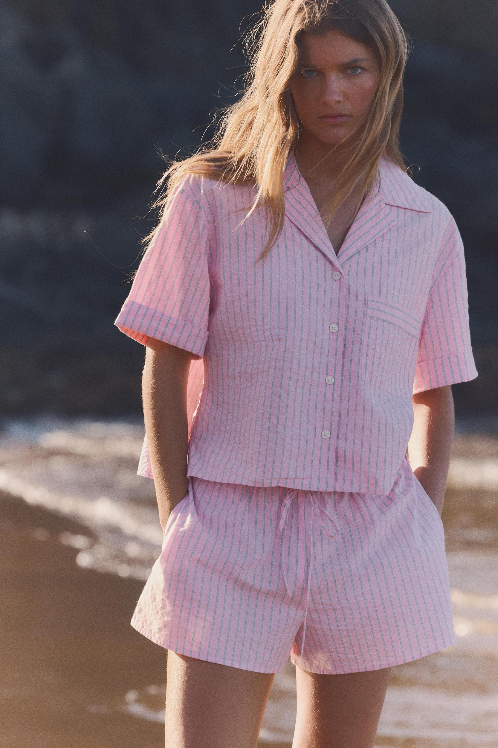 STRIPED CROP SHIRT Product Image