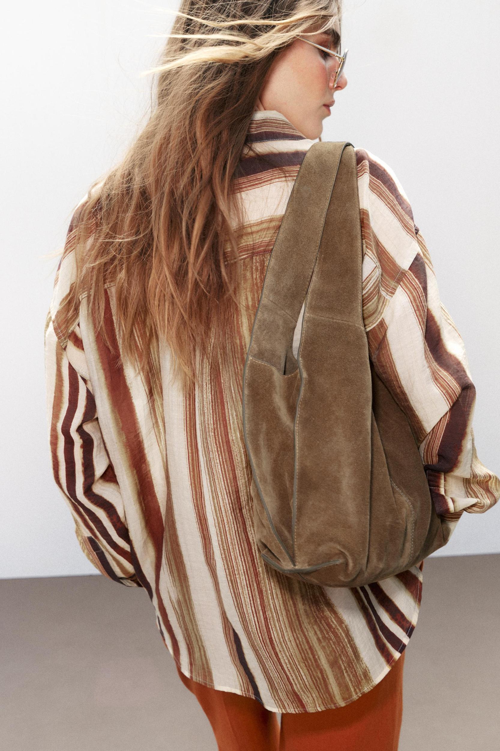 SPLIT LEATHER SHOULDER BAG Product Image