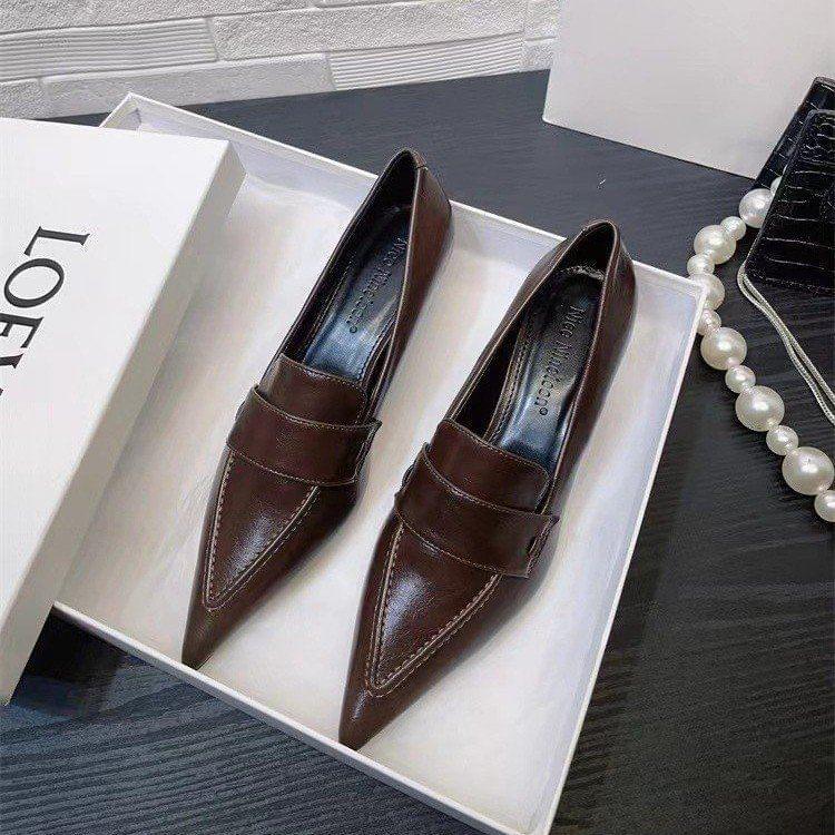 Kitten Heel Pointed Toe Plain Faux Leather Loafers Product Image