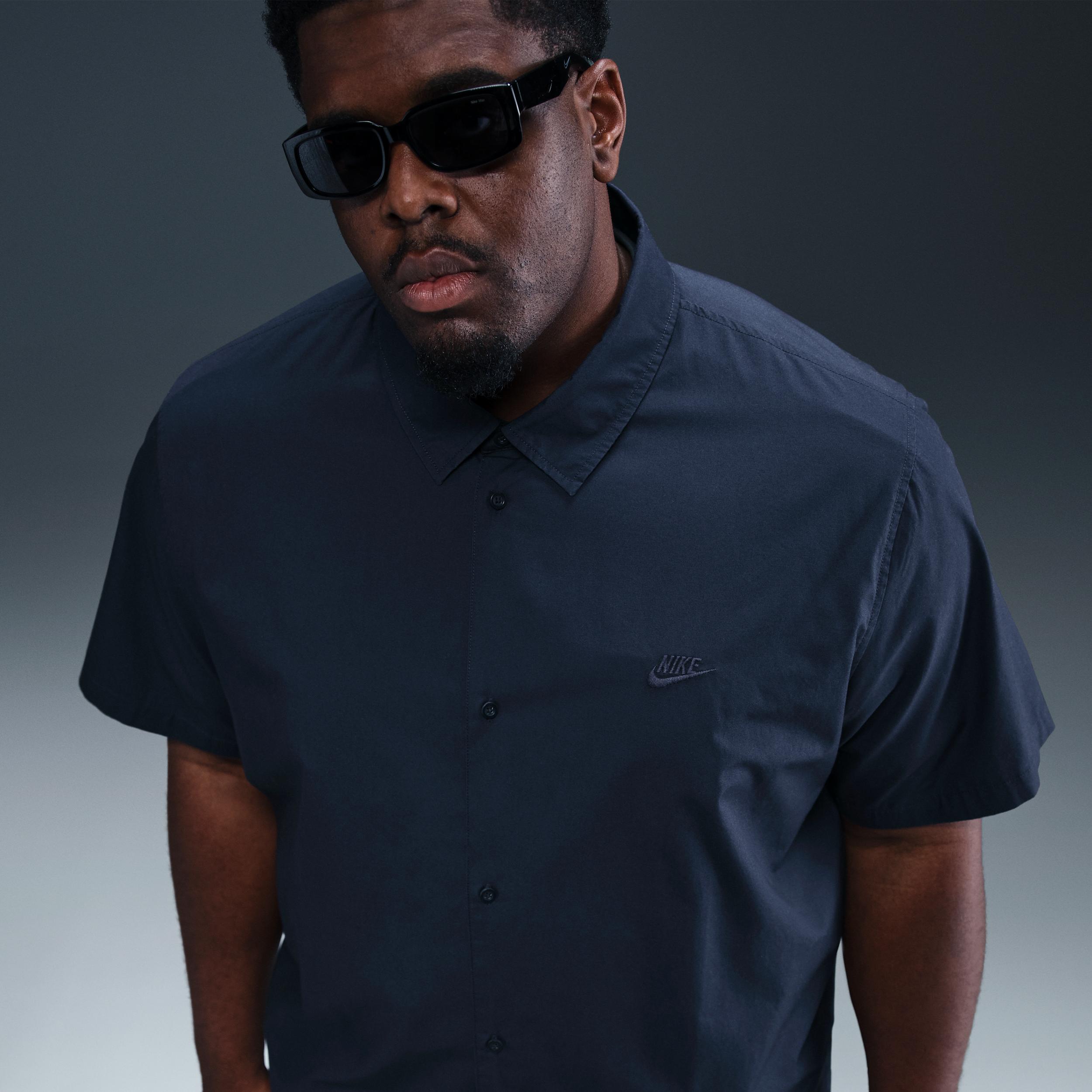 Nike Men's Club Short-Sleeve Button-Down Shirt Product Image