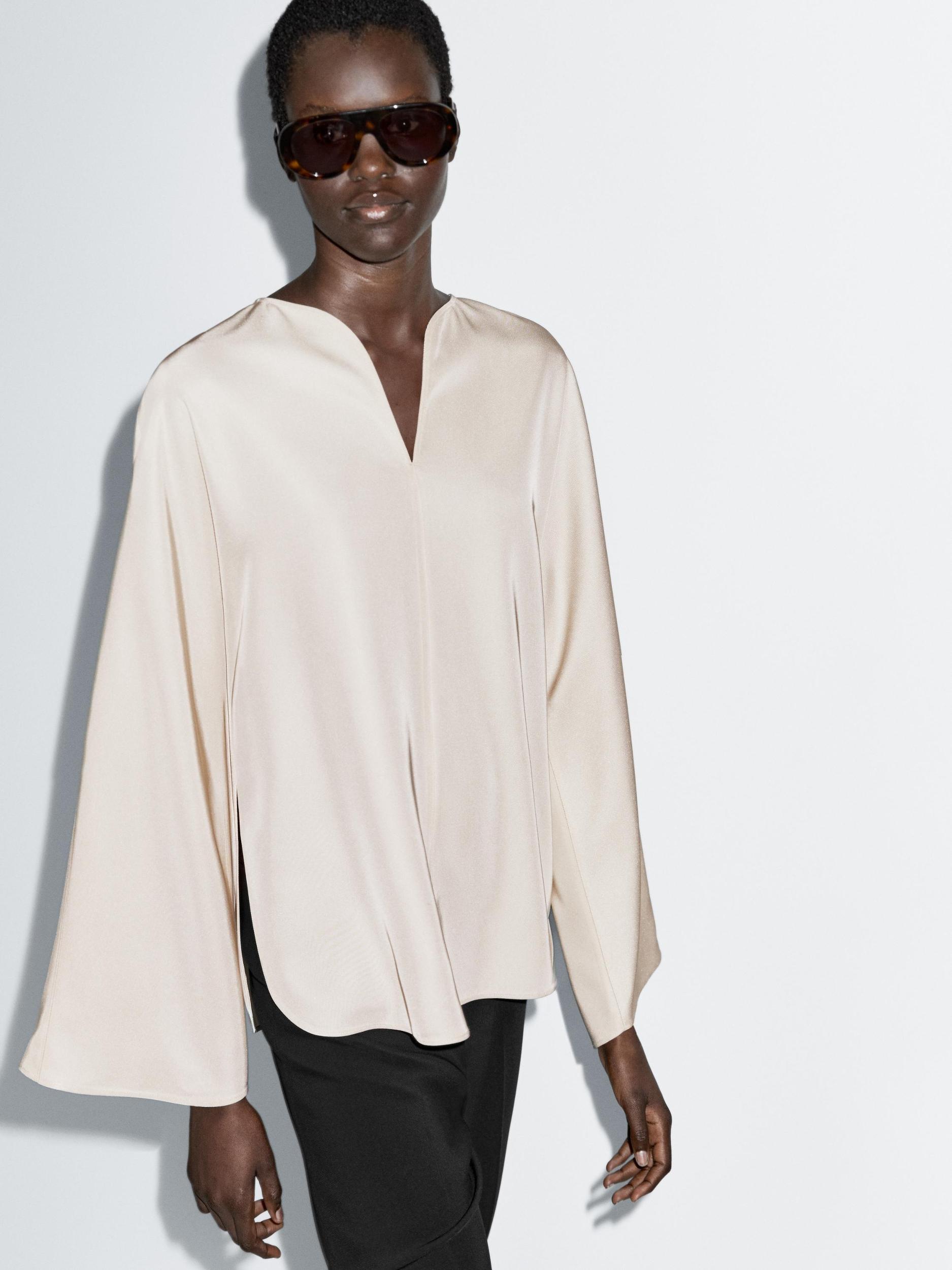 Flowing blouse with slit details Product Image