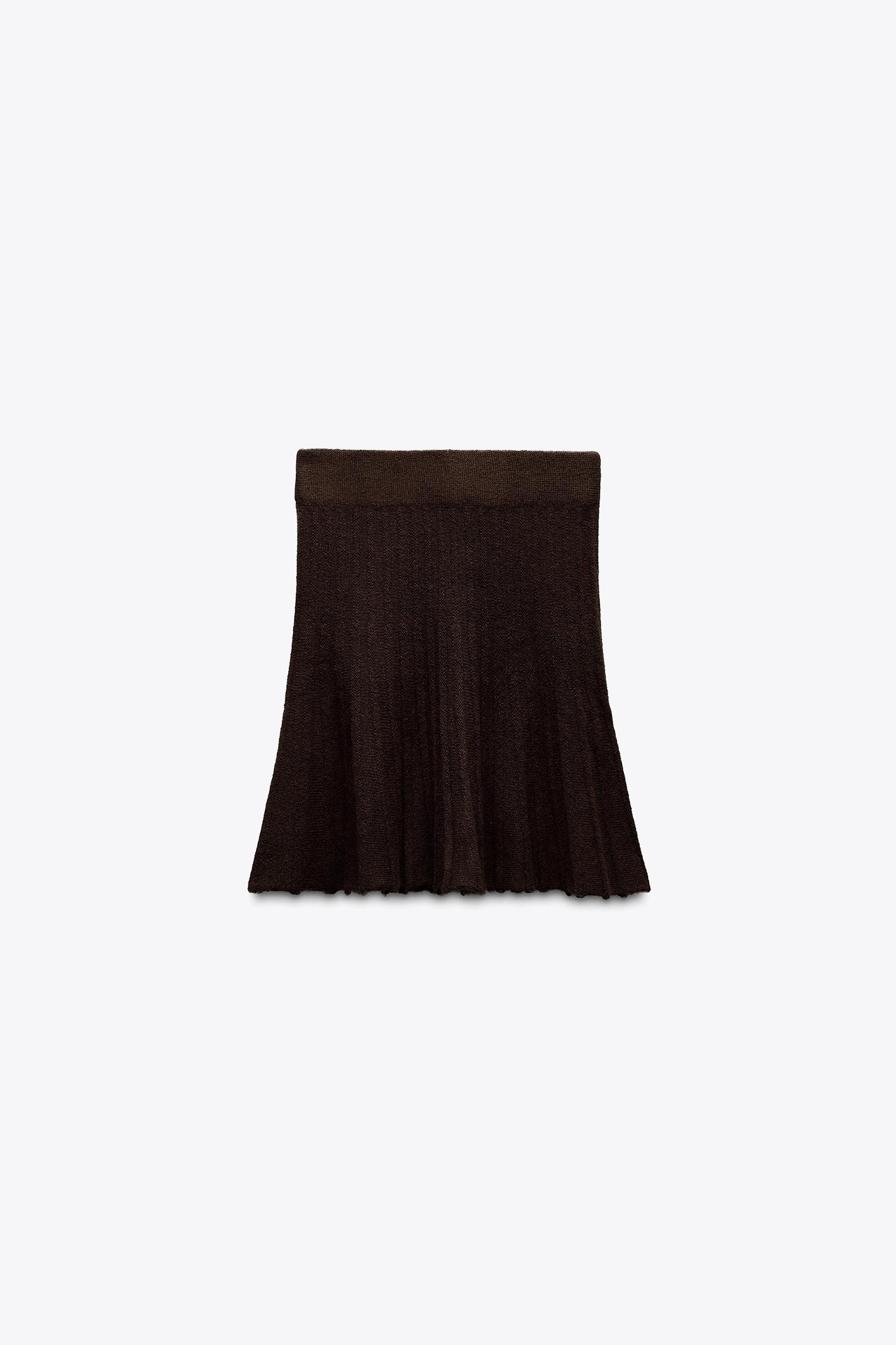 PLEATED SOLID KNIT SKIRT Product Image