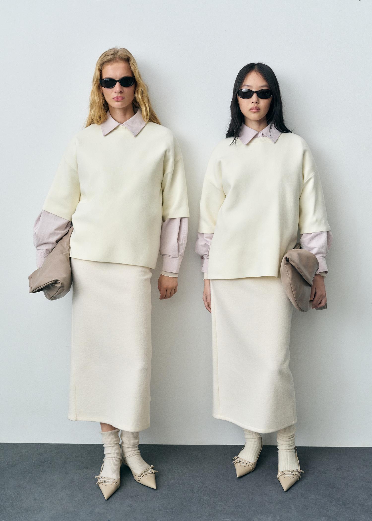 Short-sleeved fine-knit sweater - Women | MANGO USA Product Image