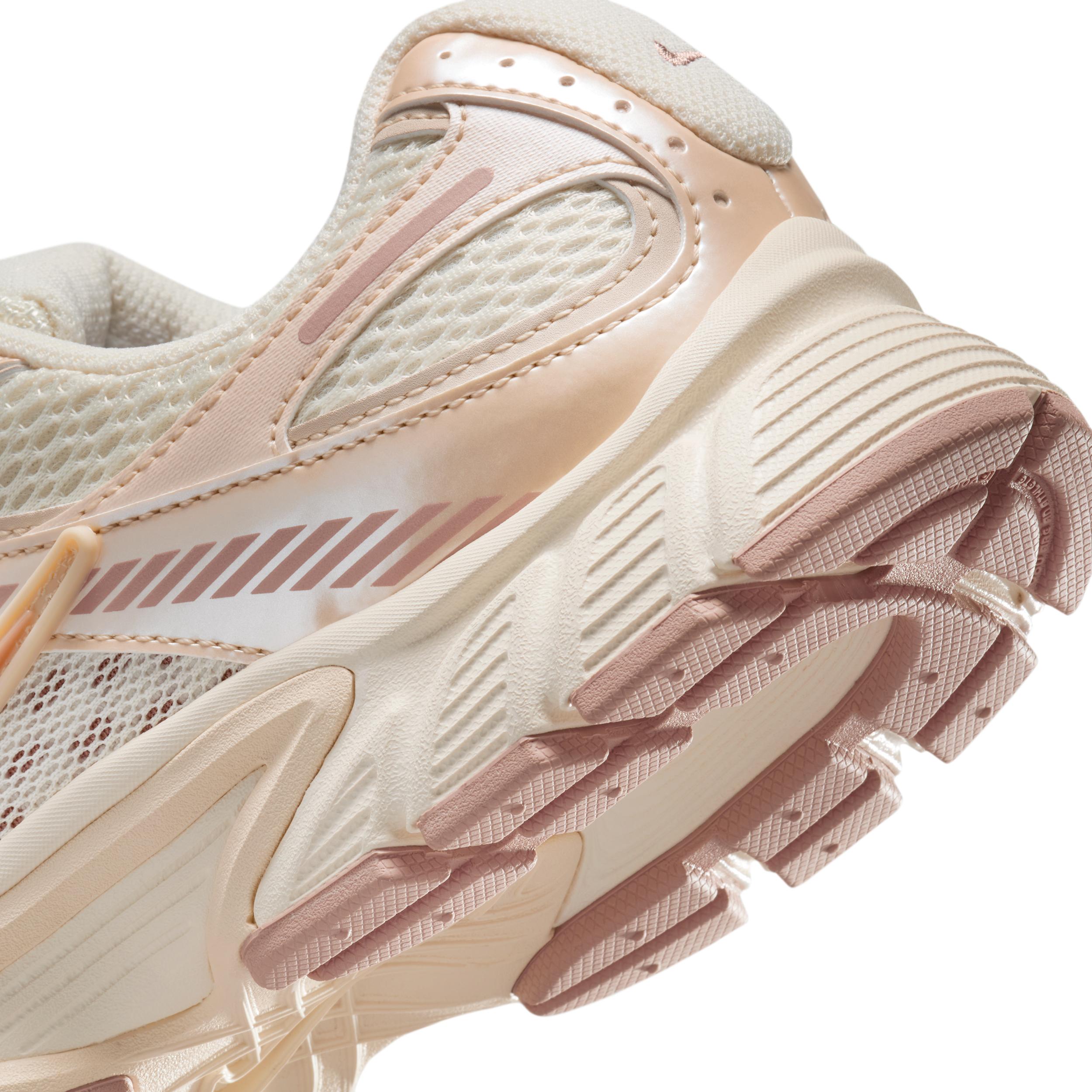 Nike Womens V5 RNR Shoes | IH5088-001 Product Image