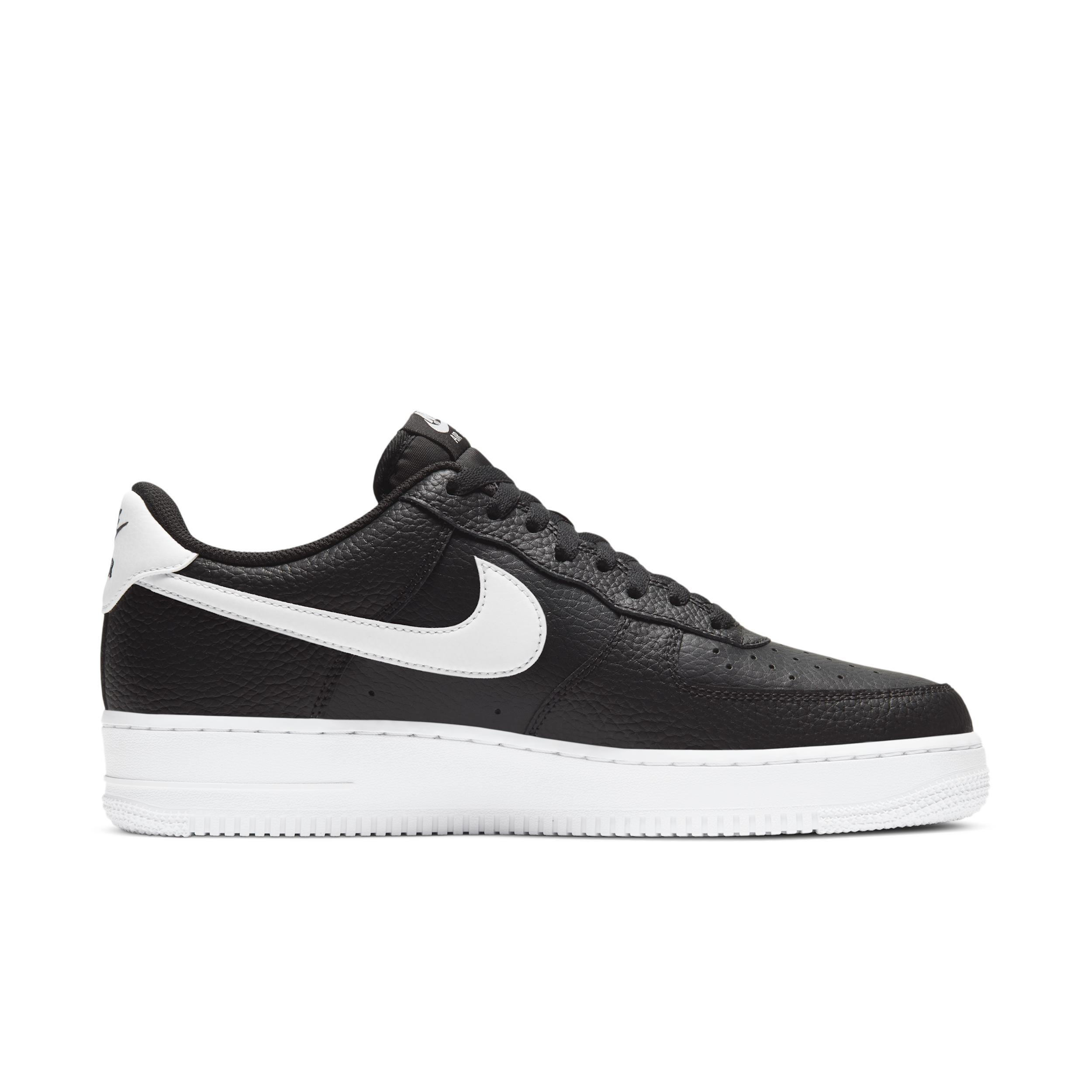 Nike Mens Air Force 1 07 Shoes | CT2302-100 Product Image