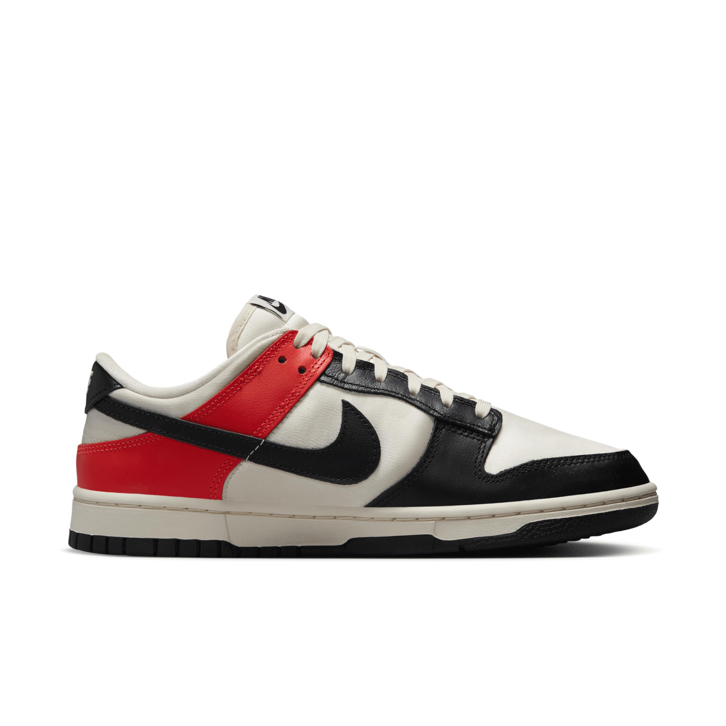 Nike Women's Dunk Low SE Shoes Product Image