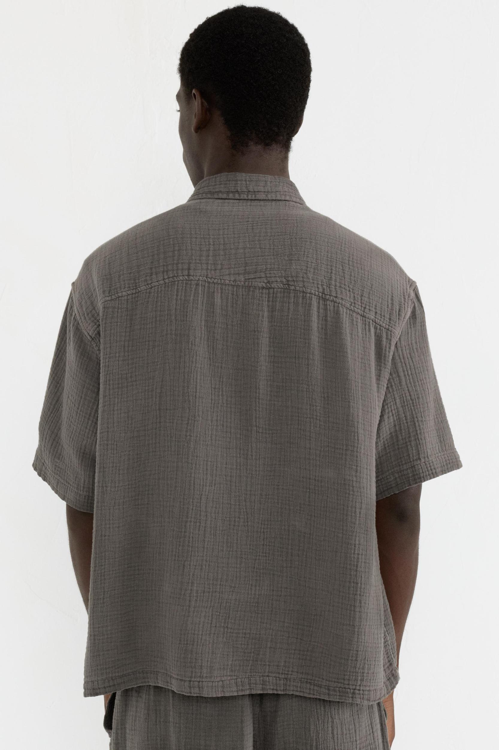 Short sleeve chiffon shirt Product Image