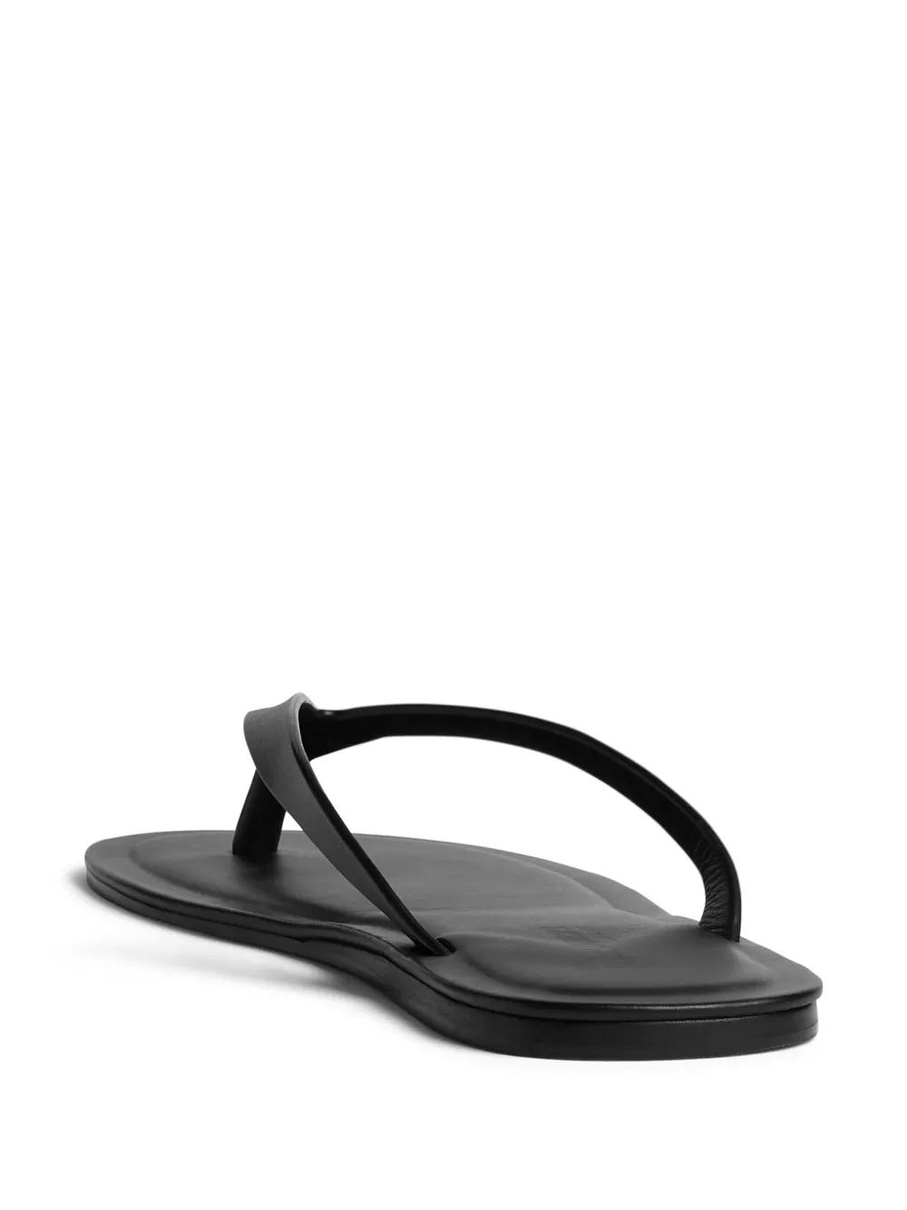 leather flip flops Product Image