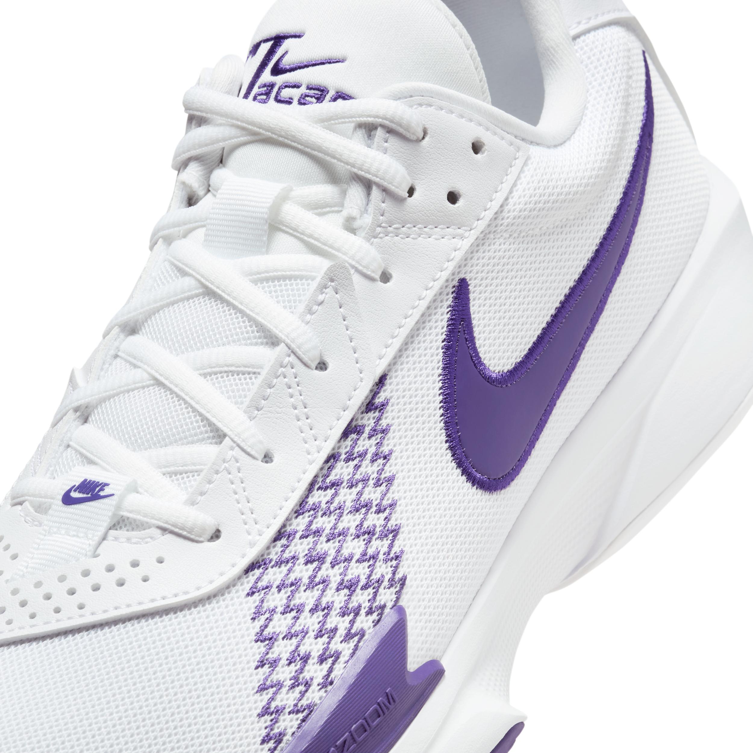 Nike Men's G.T. Cut Academy Basketball Shoes Product Image