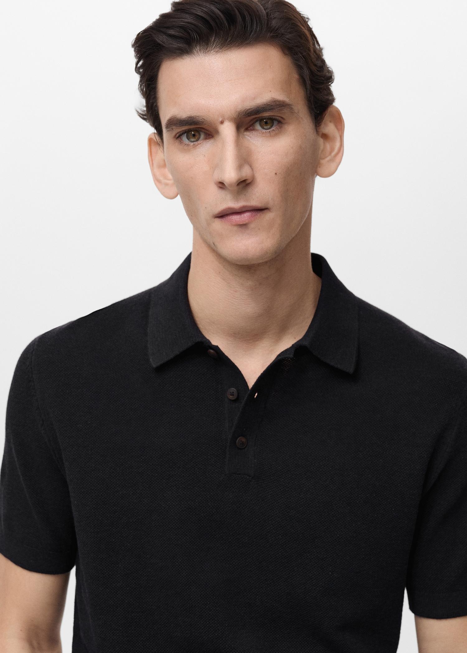 Structured knitted slim-fit polo shirt - Men | MANGO USA Product Image