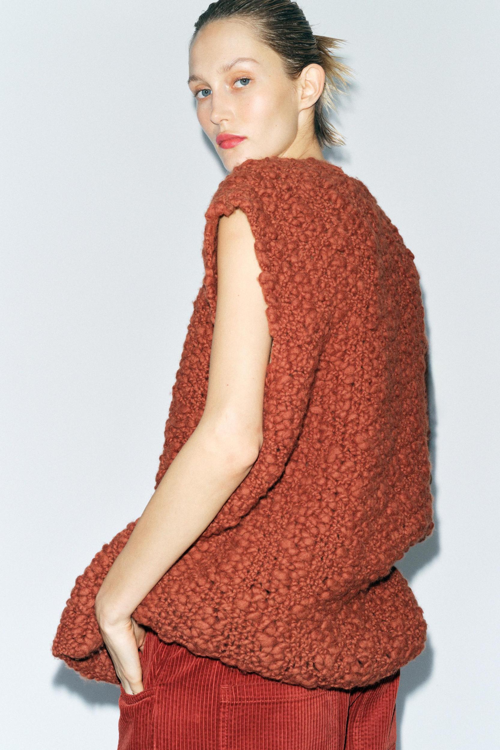 OVERSIZED TEXTURED KNIT VEST Product Image