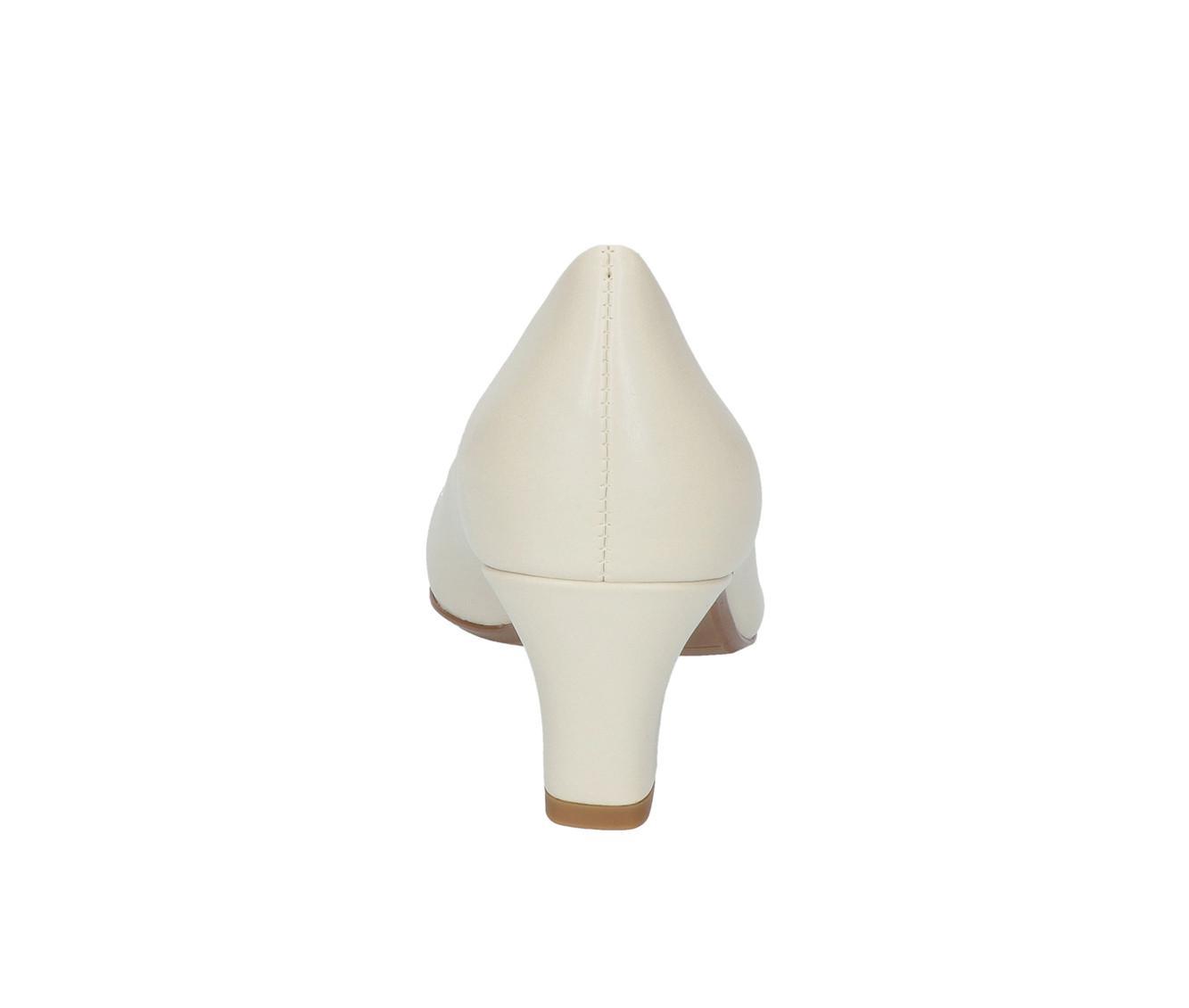 Women's Easy Street Ballari Pumps Product Image