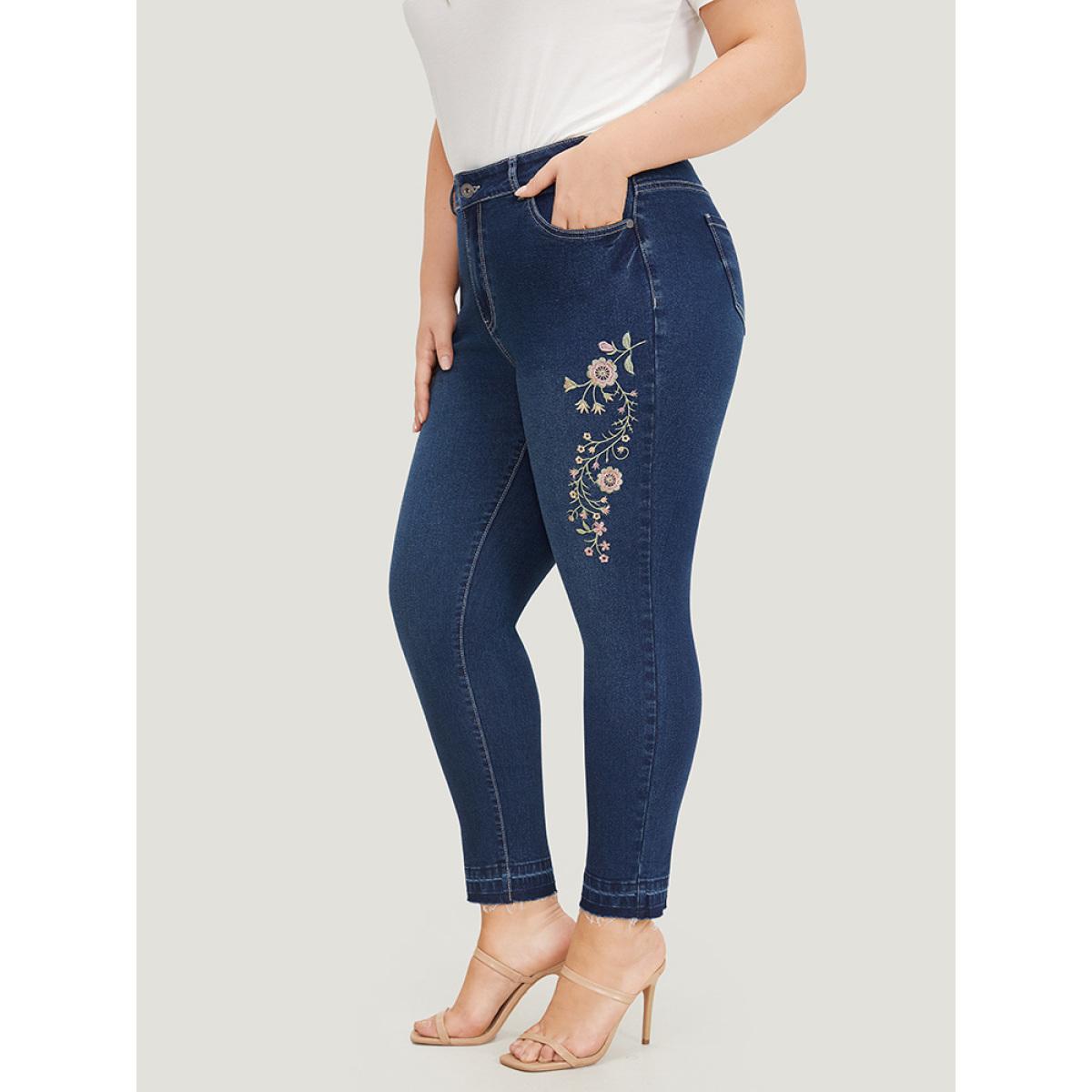 Plus Size Very Stretchy Floral Embroidered Dark Wash Jeans Women Indigo Casual Plants Embroidered High stretch Pocket Jeans BloomChic 14/1X Product Image