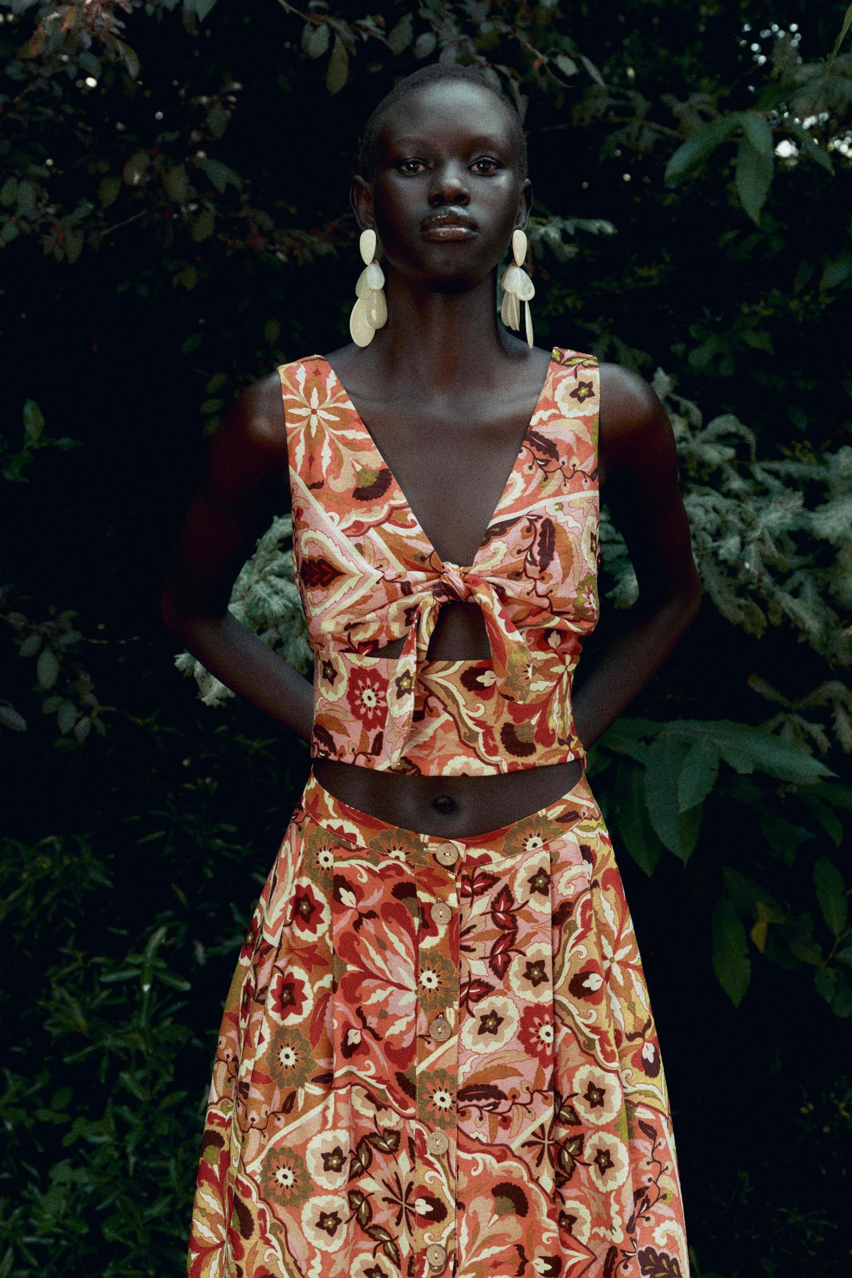 KNOTTED PRINTED RUSTIC TOP Product Image