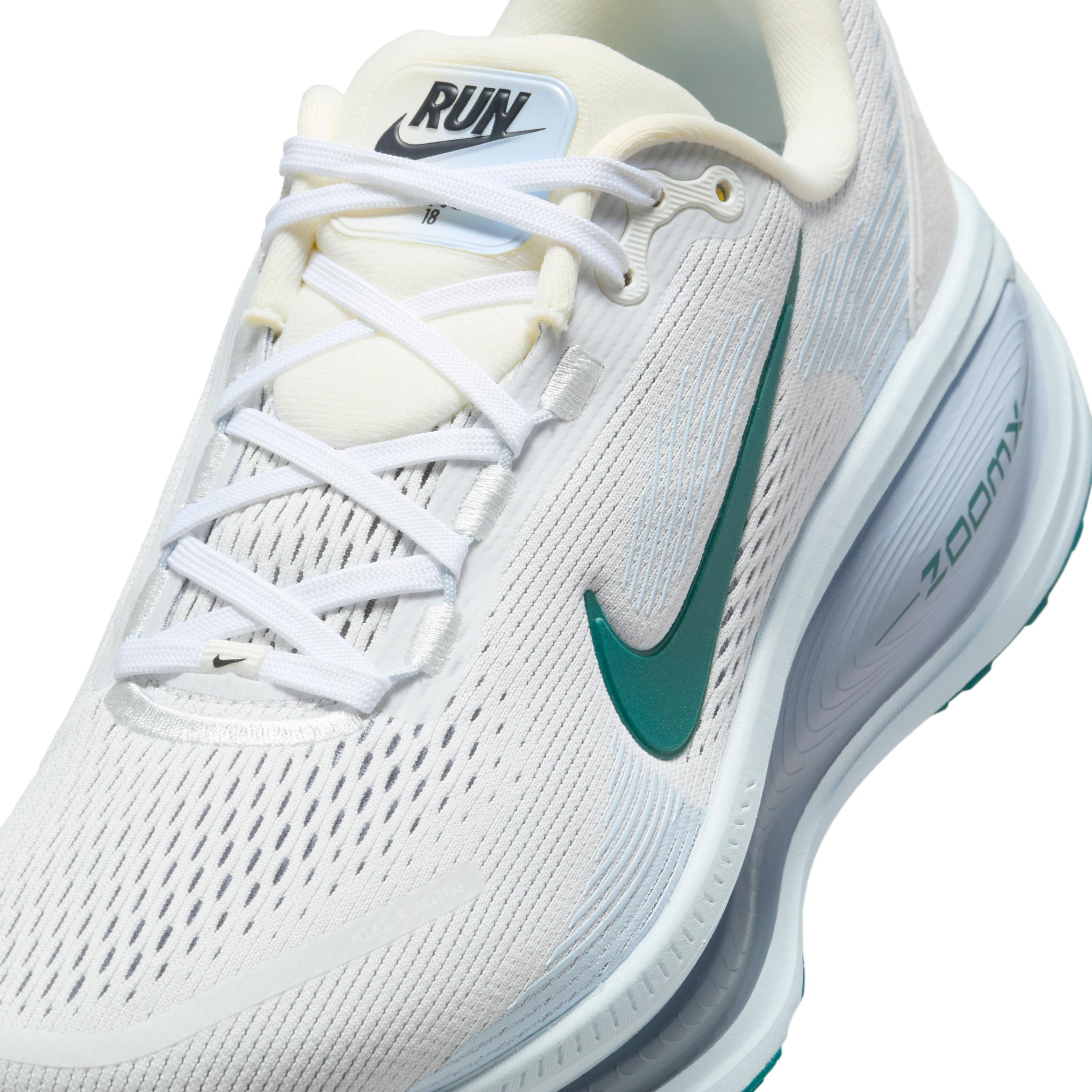 Nike Womens Vomero 18 Road Running Shoes | HM6804-103 Product Image