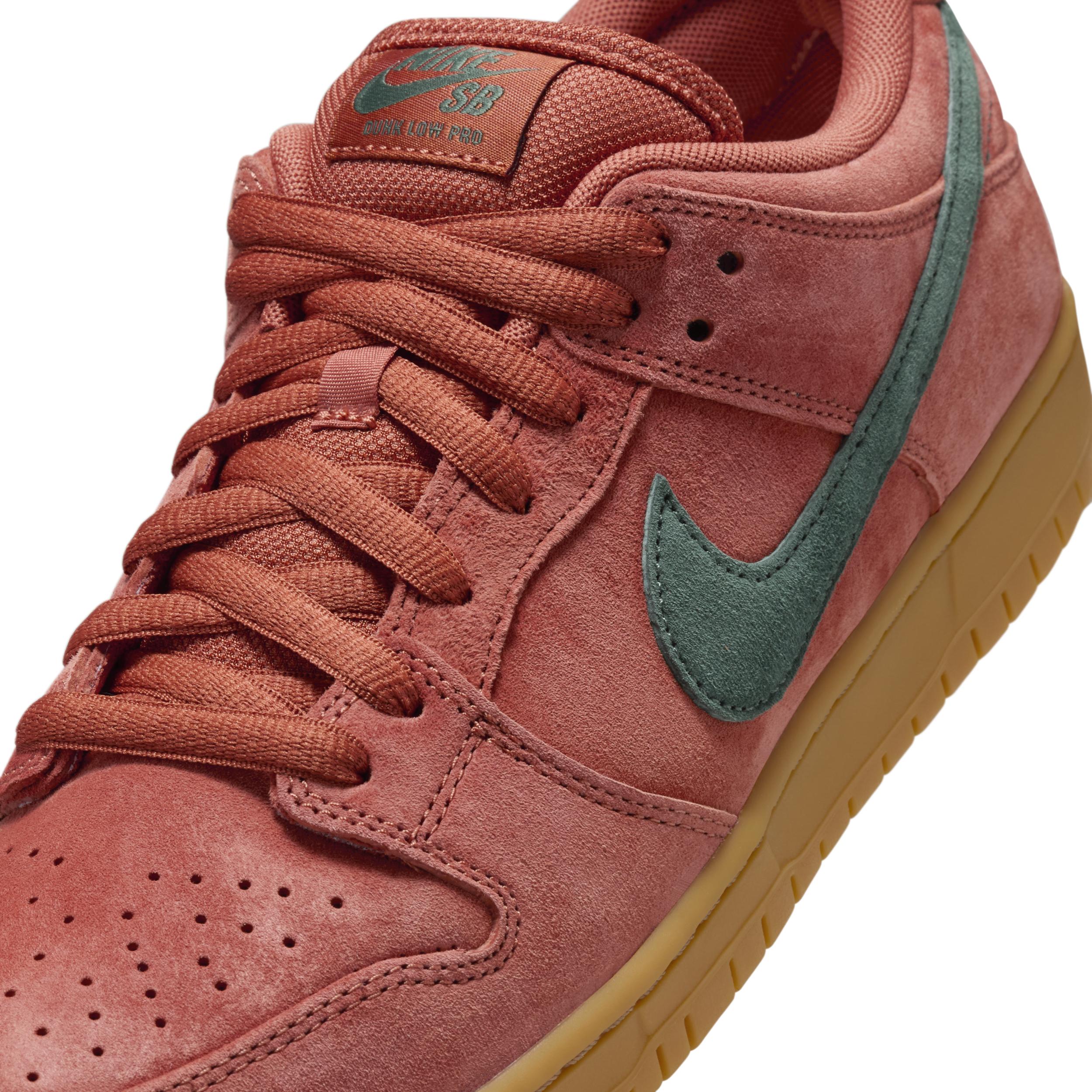 Men's Nike SB Dunk Low Pro Skate Shoes Product Image