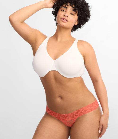 Signature Lace Low Rise Thong Product Image