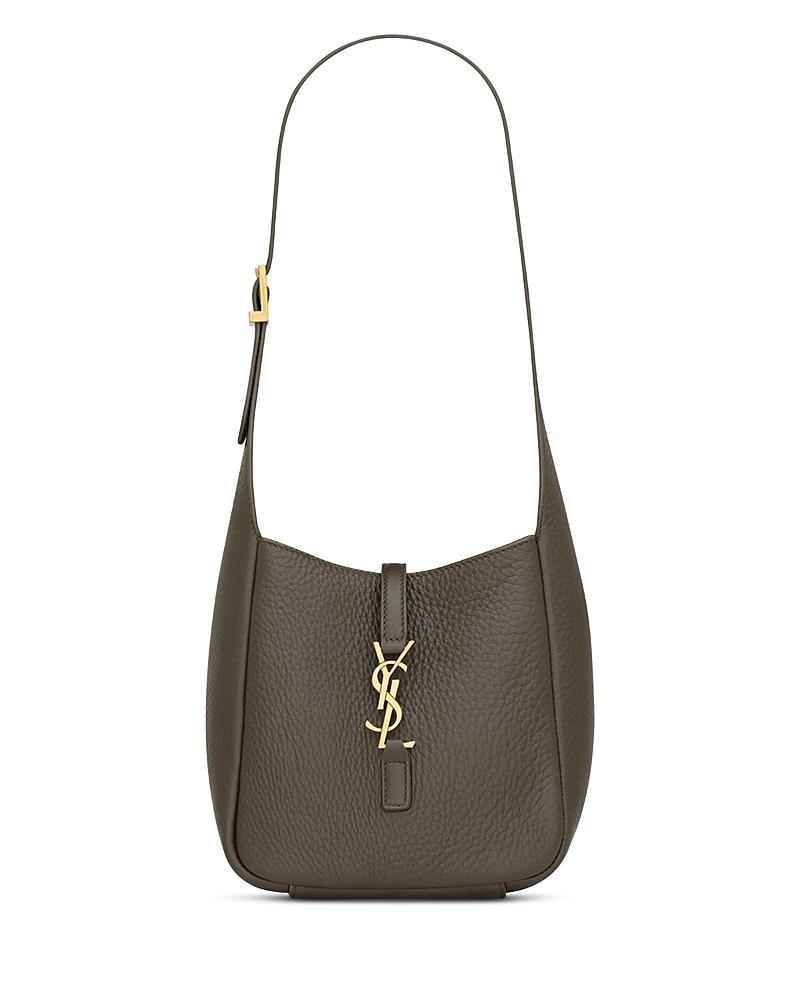 Womens Le 5 7 Supple Baby Shoulder Bag in Grained Leather Product Image