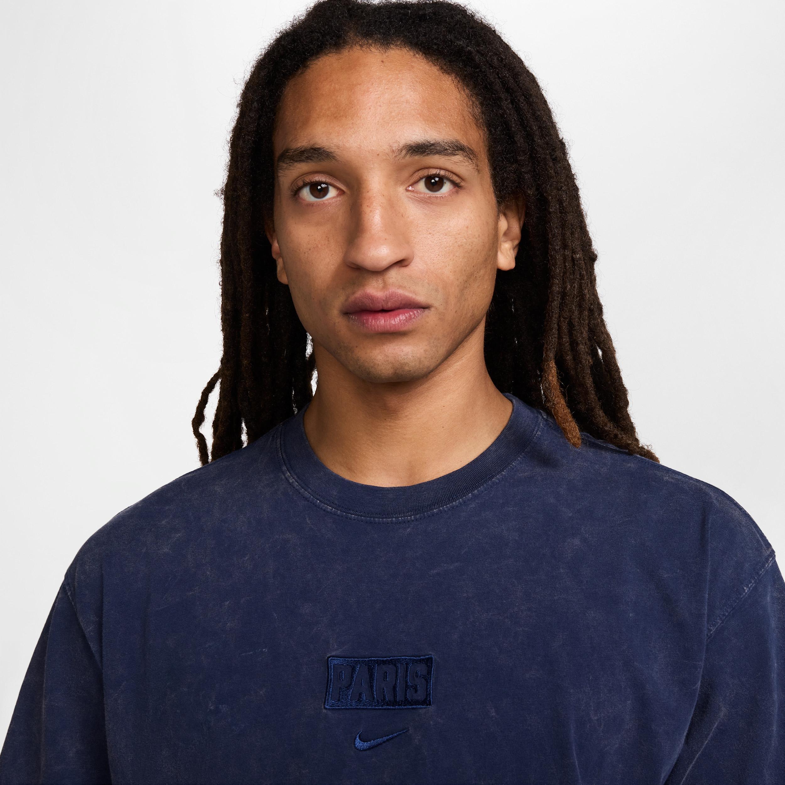 Paris Saint-Germain Premium Essentials Nike Men's Soccer T-Shirt Product Image