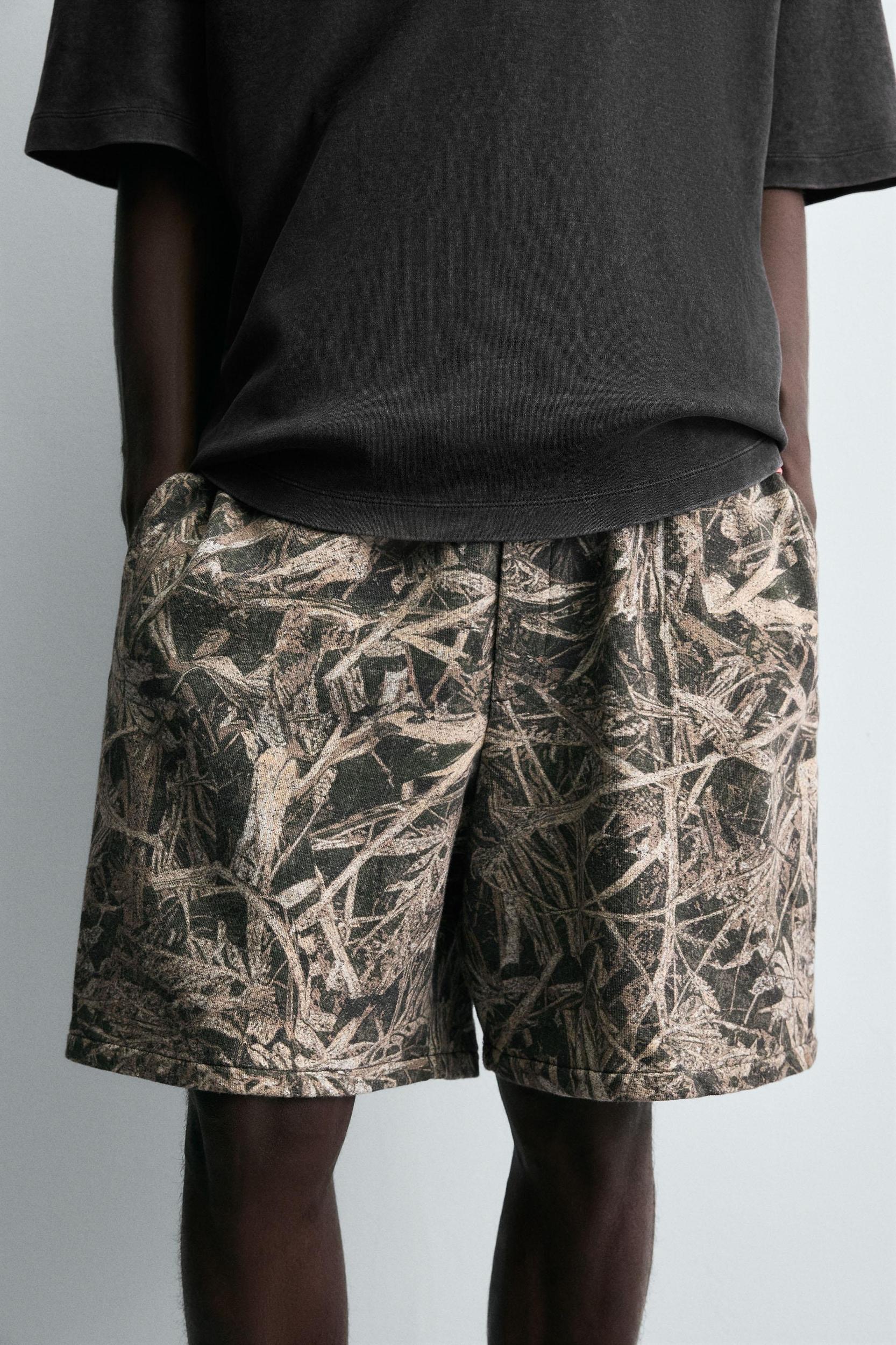 ABSTRACT PRINT SHORTS Product Image
