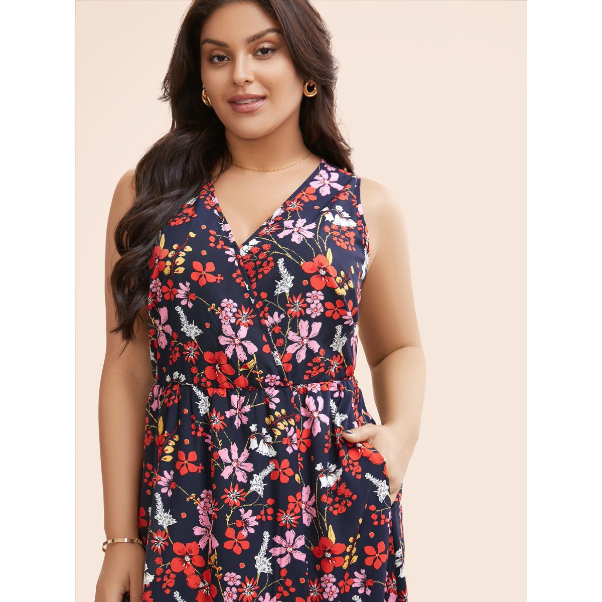 Plus Size Floral Print Split Hem Sleeveless Dress DarkBlue Women Elegant Slit Overlap Collar Sleeveless Curvy BloomChic 28/5X Product Image