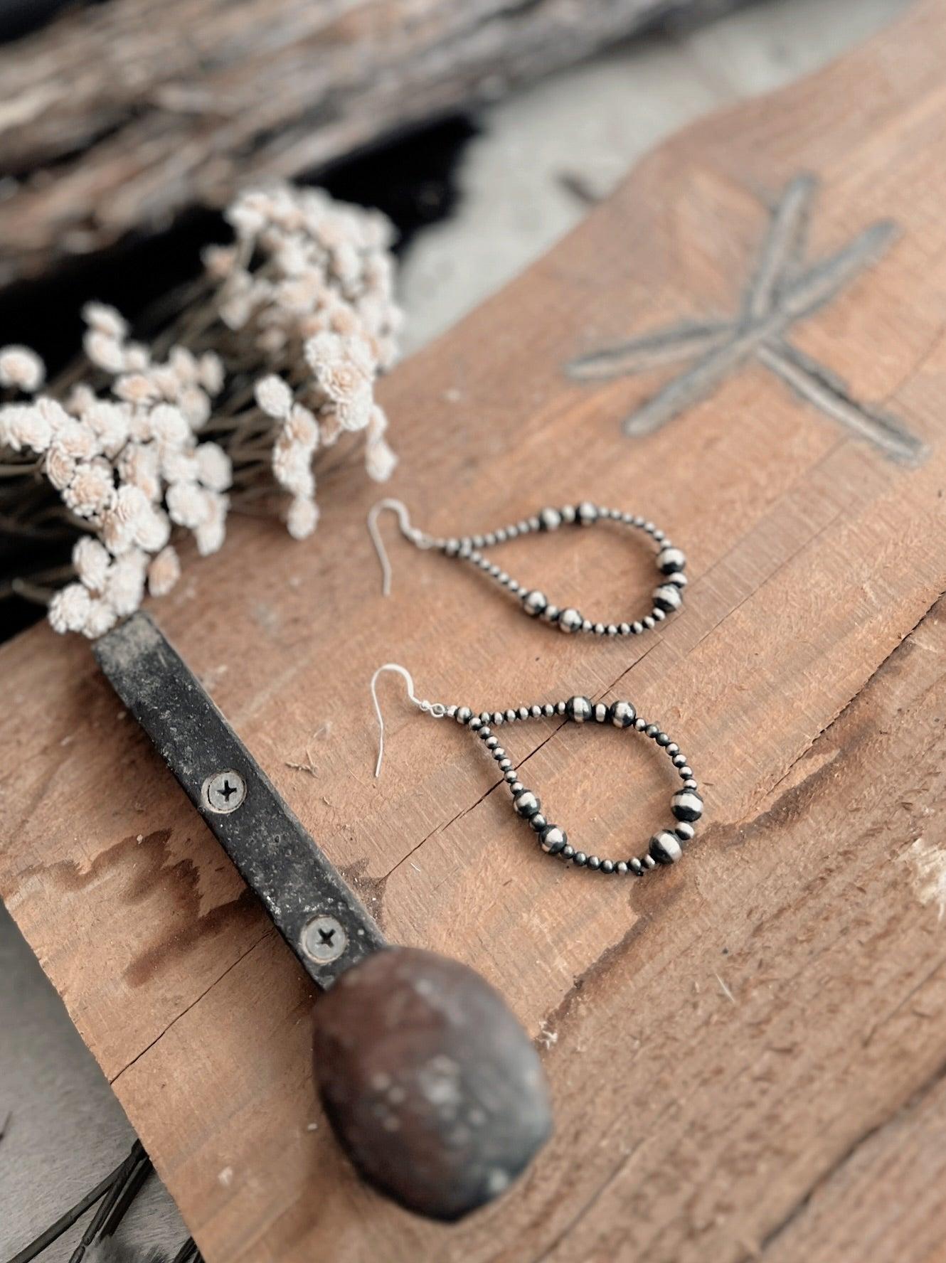 Navajo Pearl Tear Drop Earrings Product Image