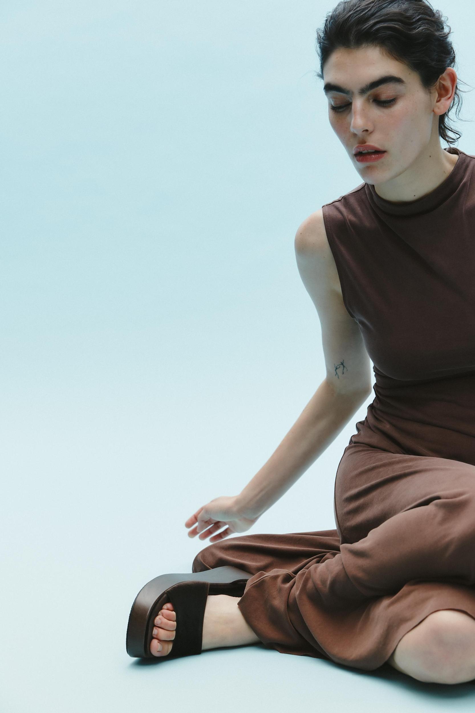 FLOWY FABRIC MIDI DRESS Product Image