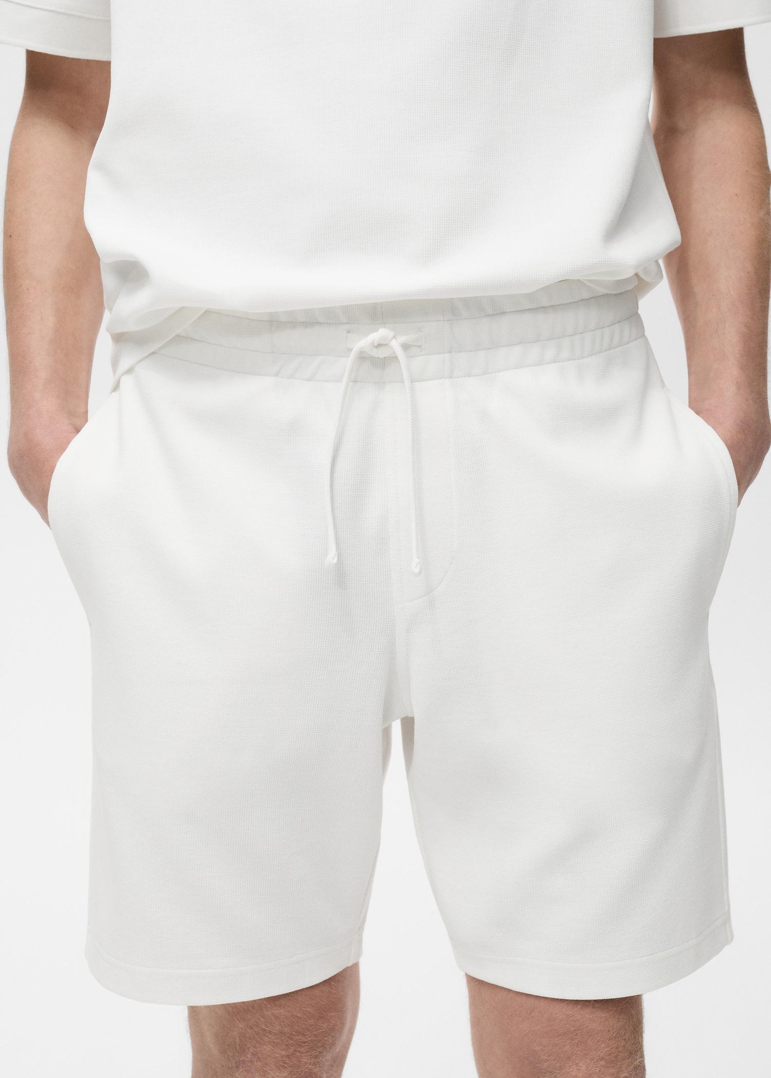 Structured knitted shorts - Men | MANGO USA Product Image