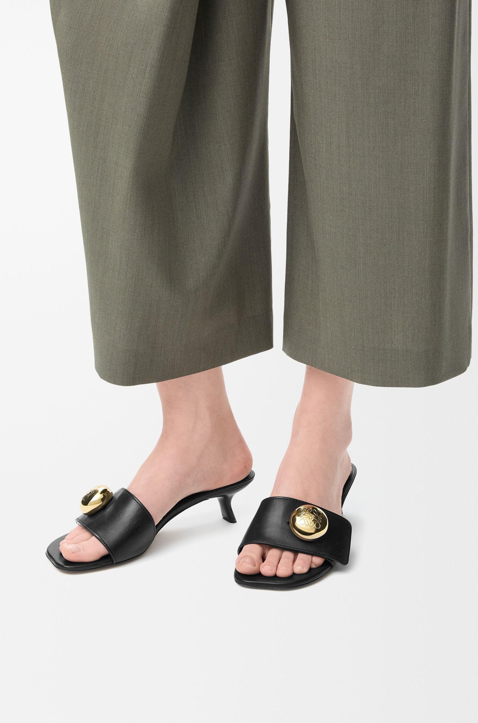 Pebble slide in soft calfskin Product Image