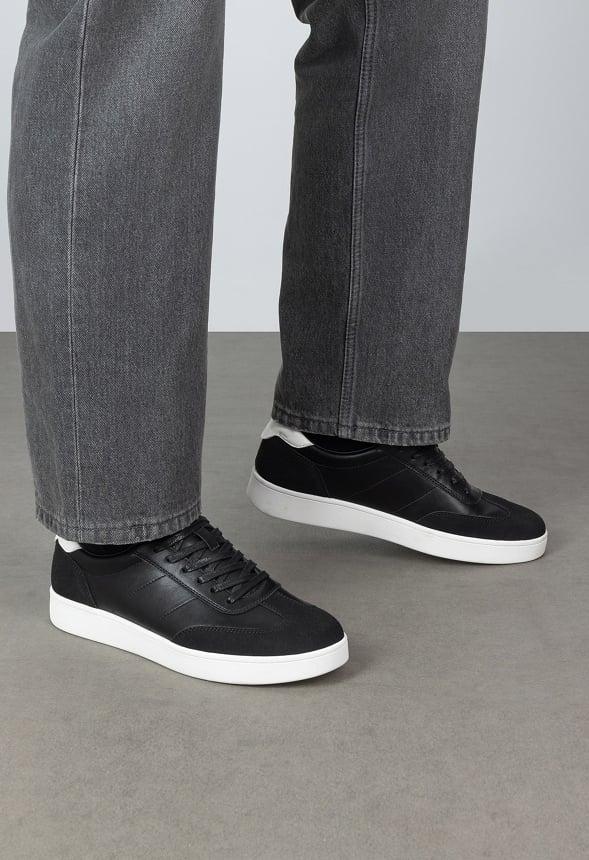 Men's Comfortable Low Top Sneaker Product Image